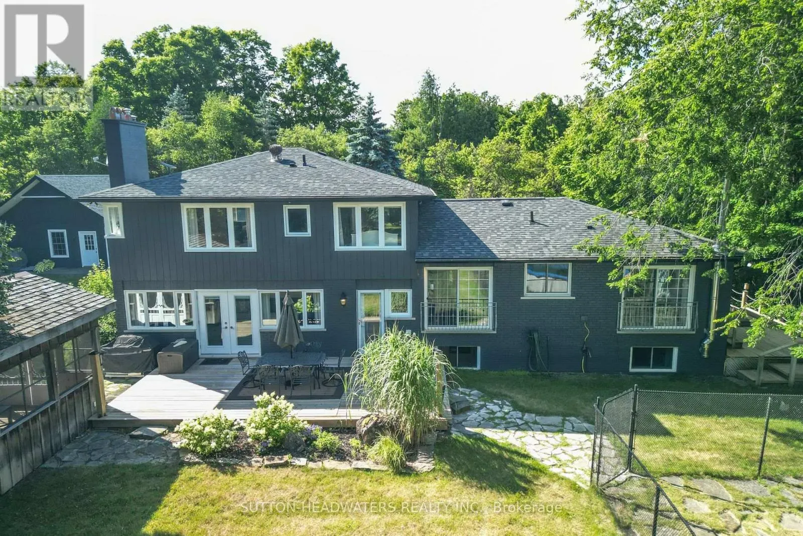 563 RIVER ROAD