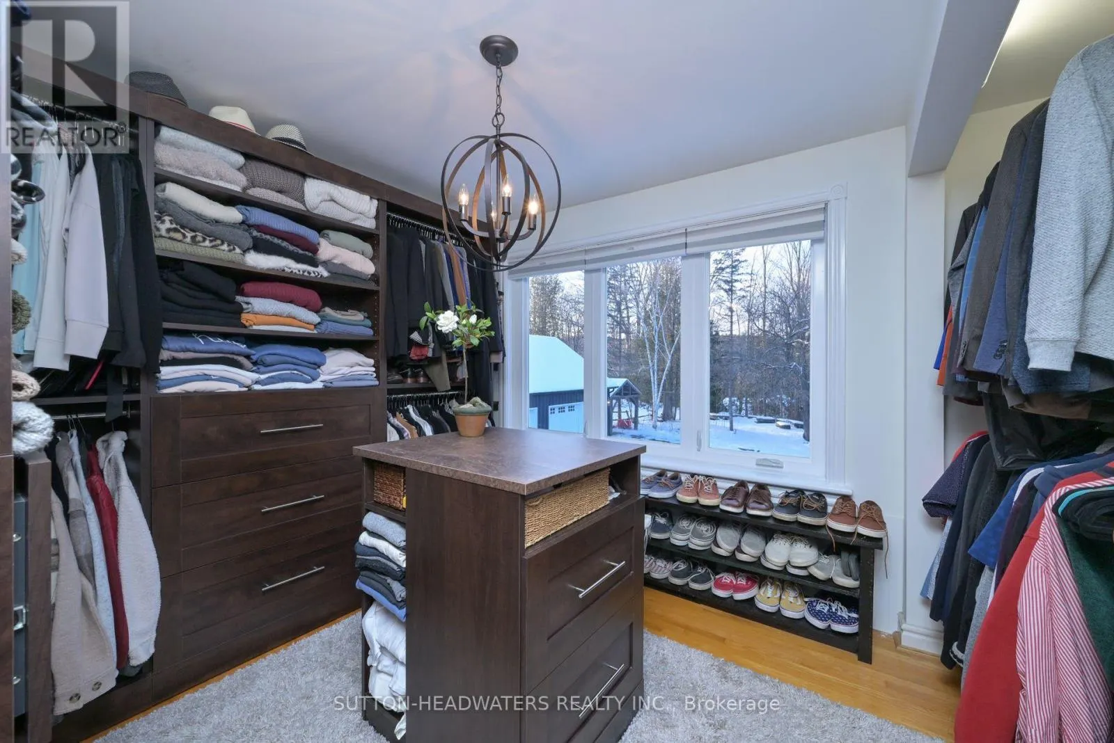 563 RIVER ROAD