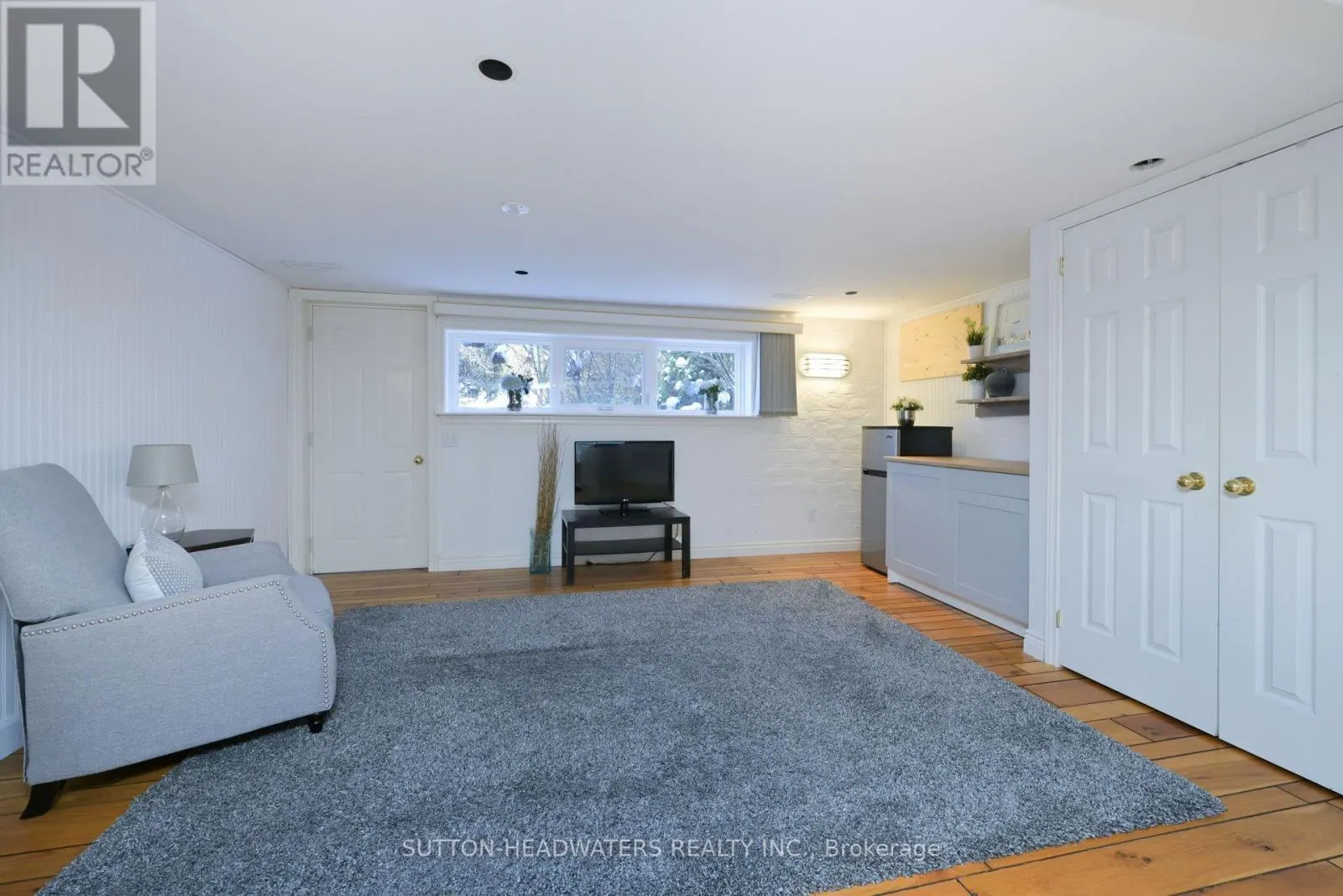 563 RIVER ROAD