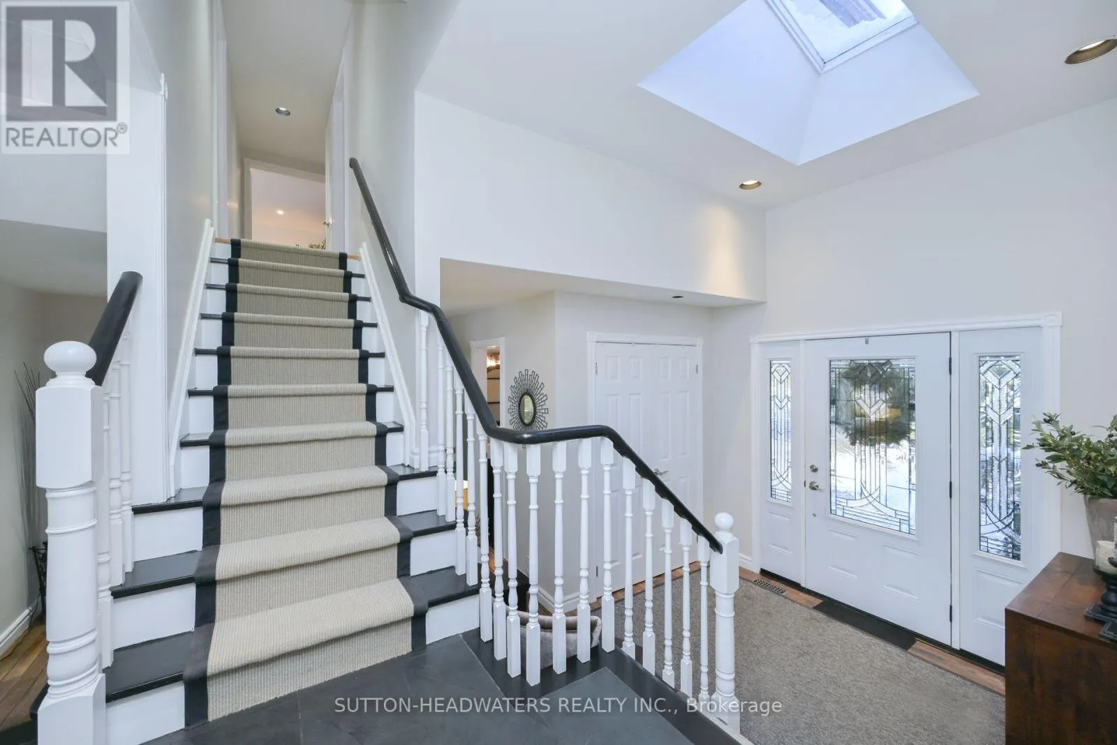 563 RIVER ROAD
