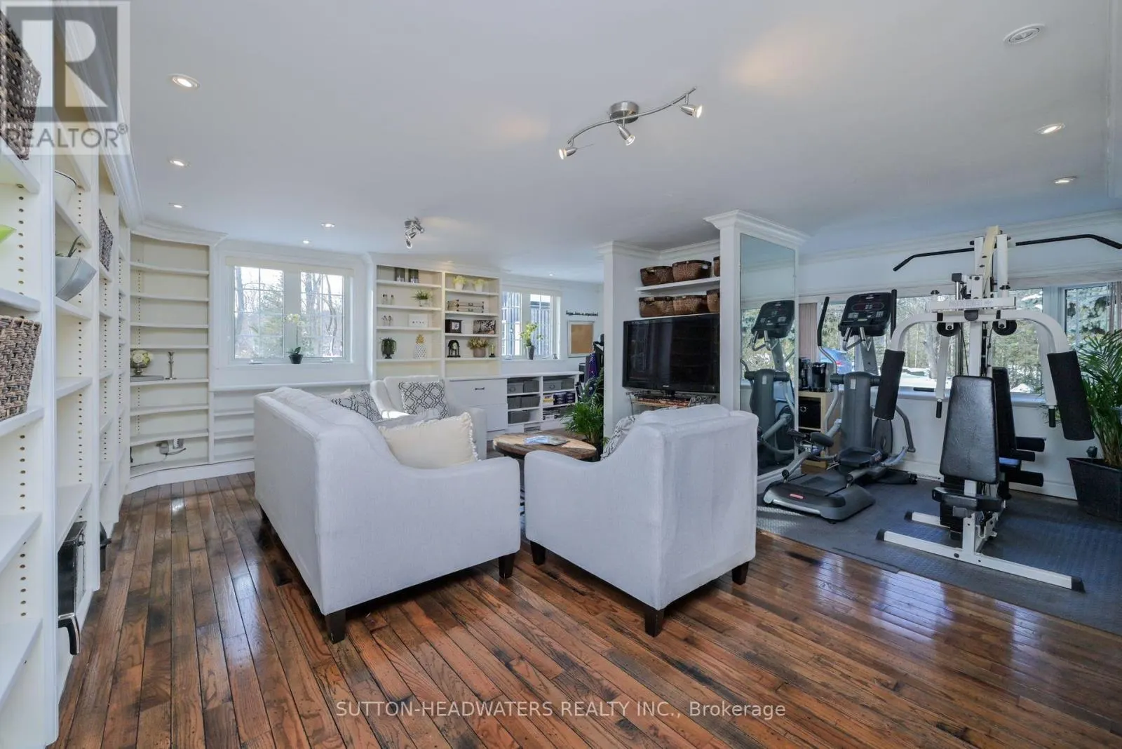 563 RIVER ROAD