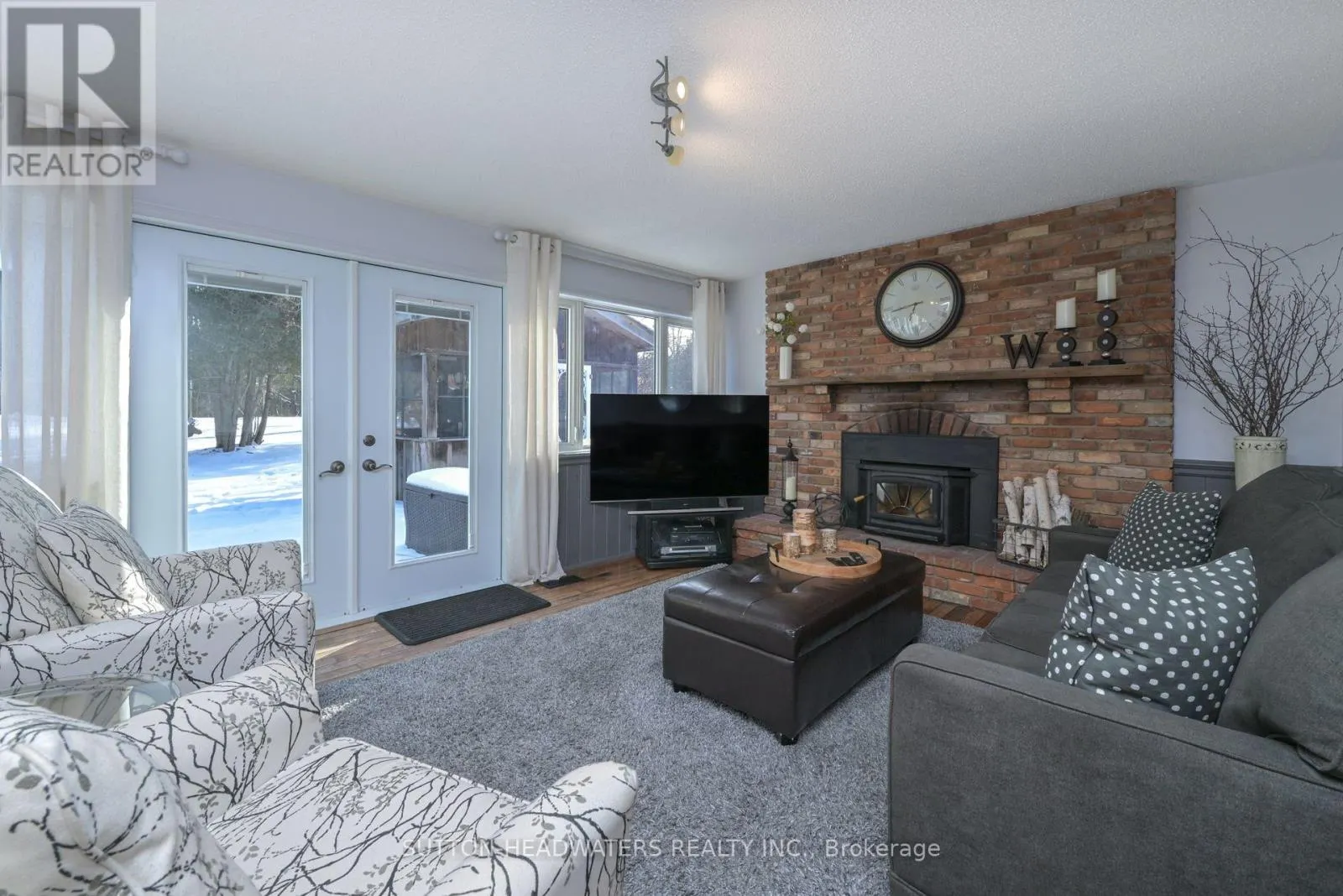 563 RIVER ROAD