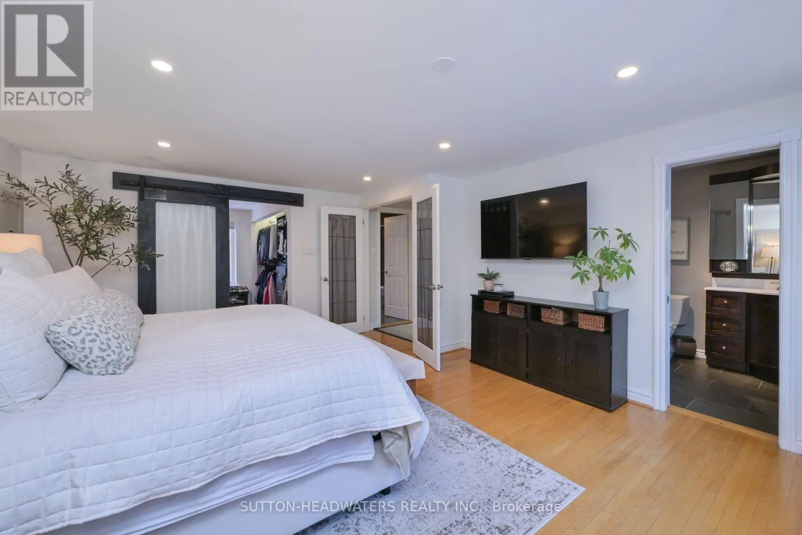 563 RIVER ROAD
