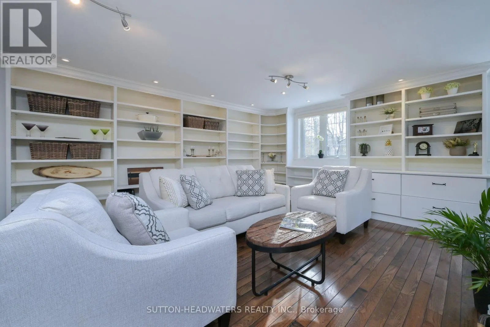 563 RIVER ROAD