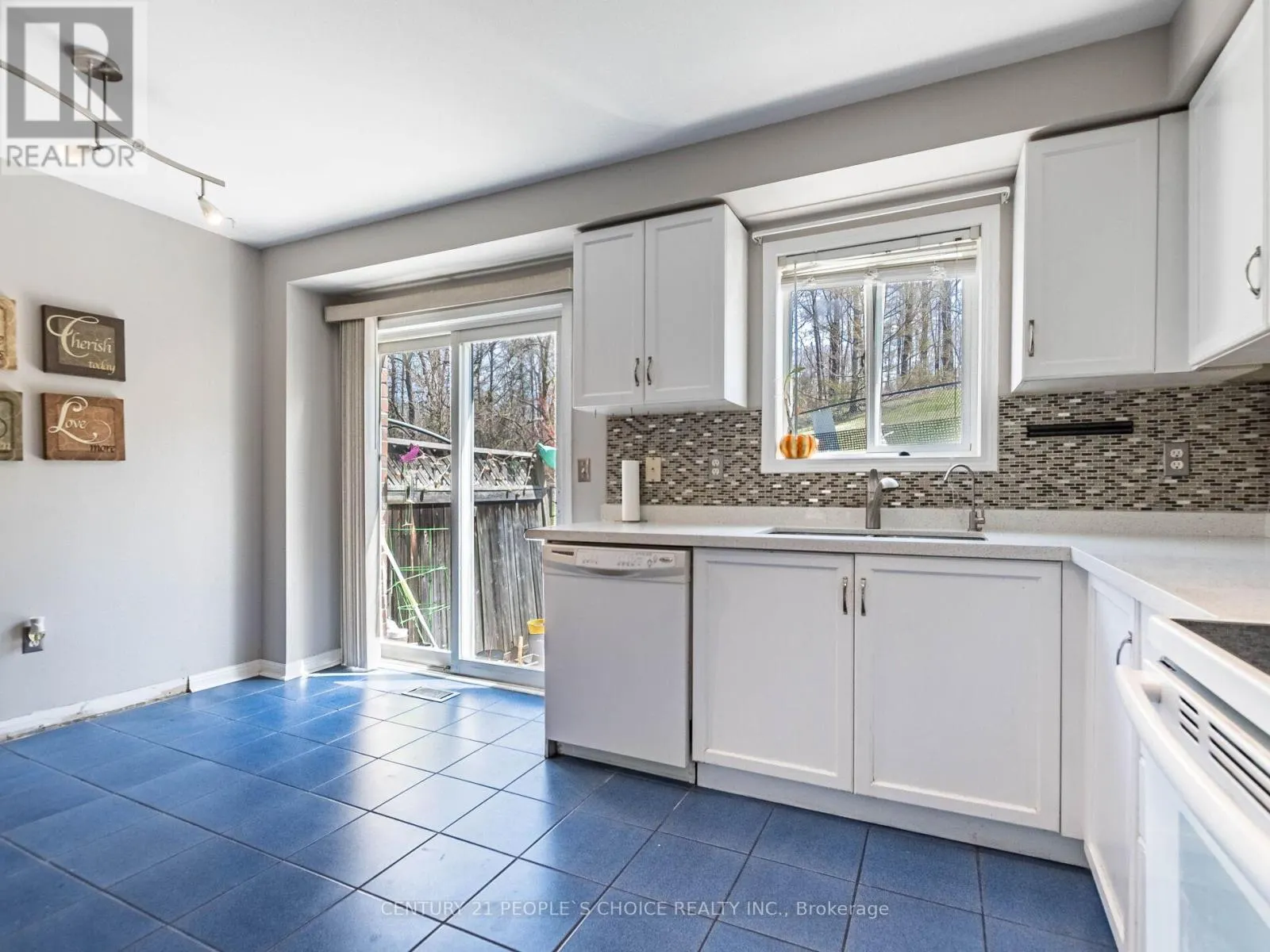 18 PALOMINO TRAIL