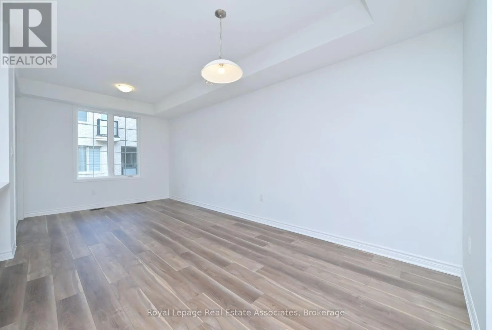 19 CULLINGTREE PLACE