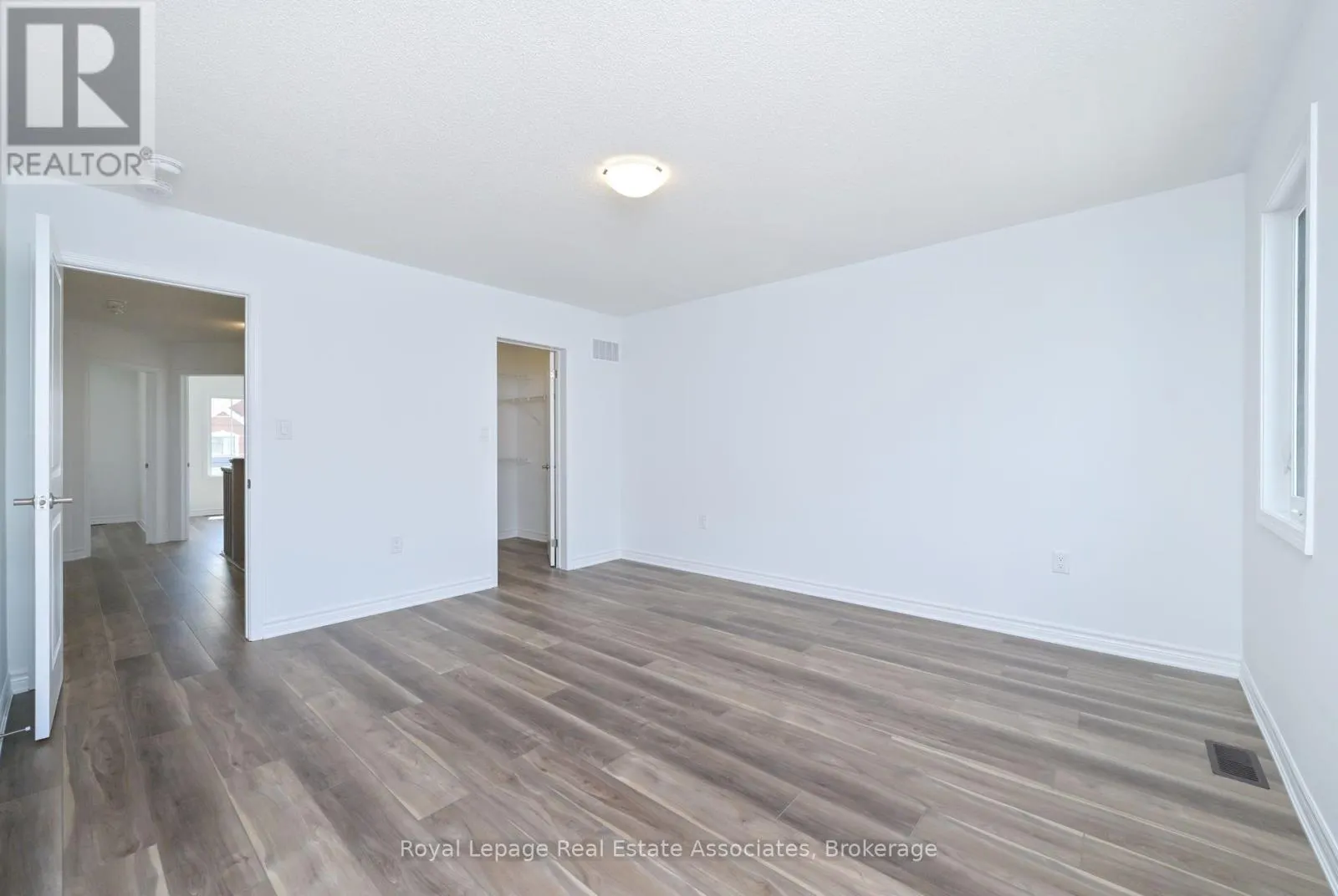 19 CULLINGTREE PLACE