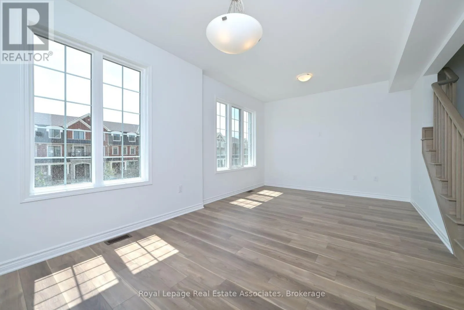 19 CULLINGTREE PLACE