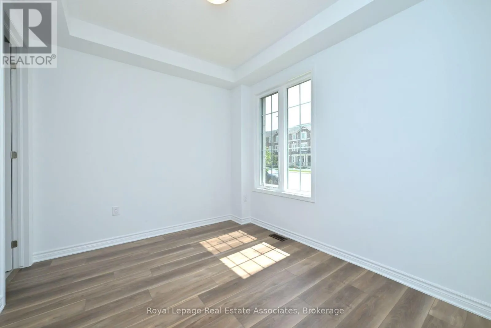 19 CULLINGTREE PLACE
