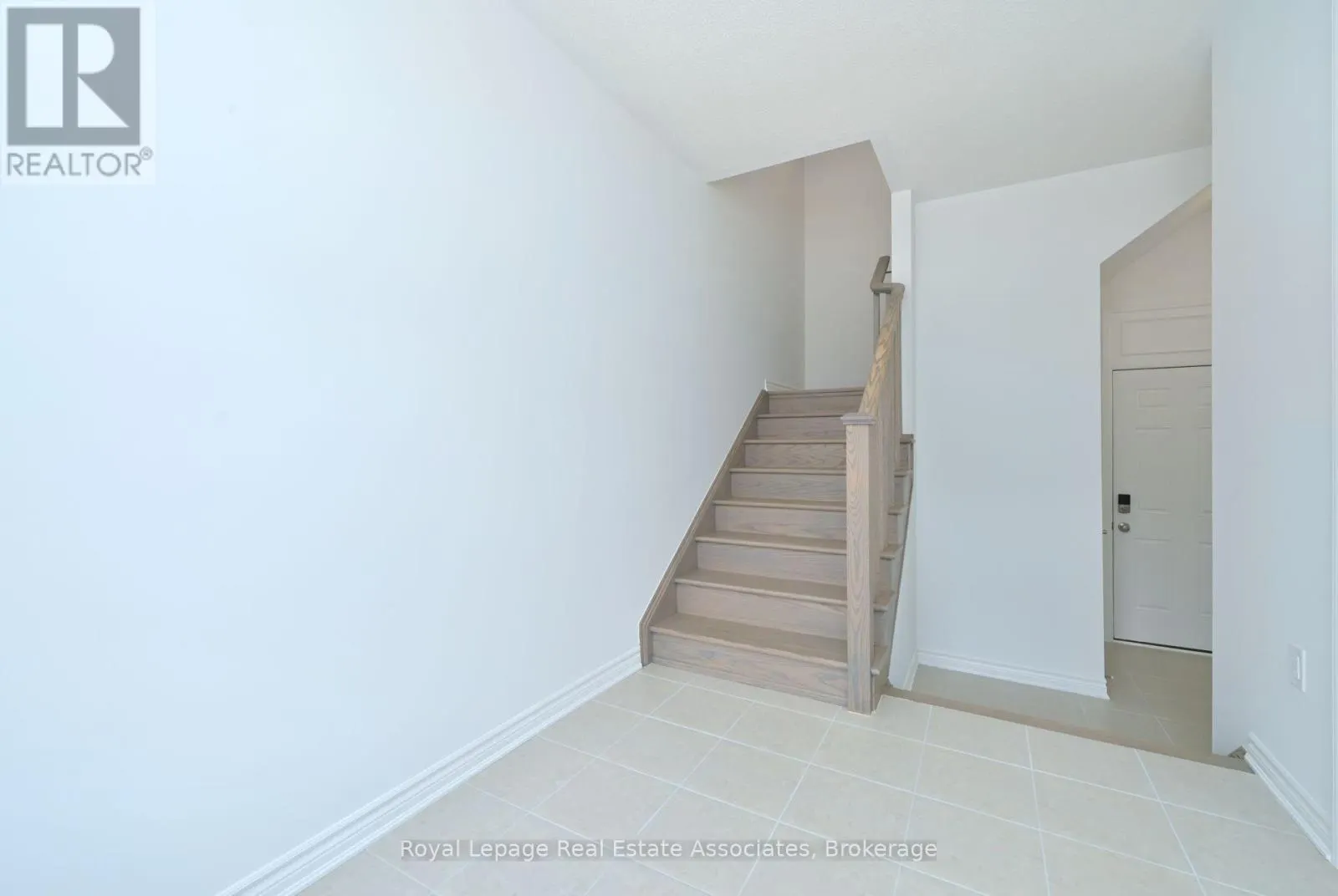 19 CULLINGTREE PLACE