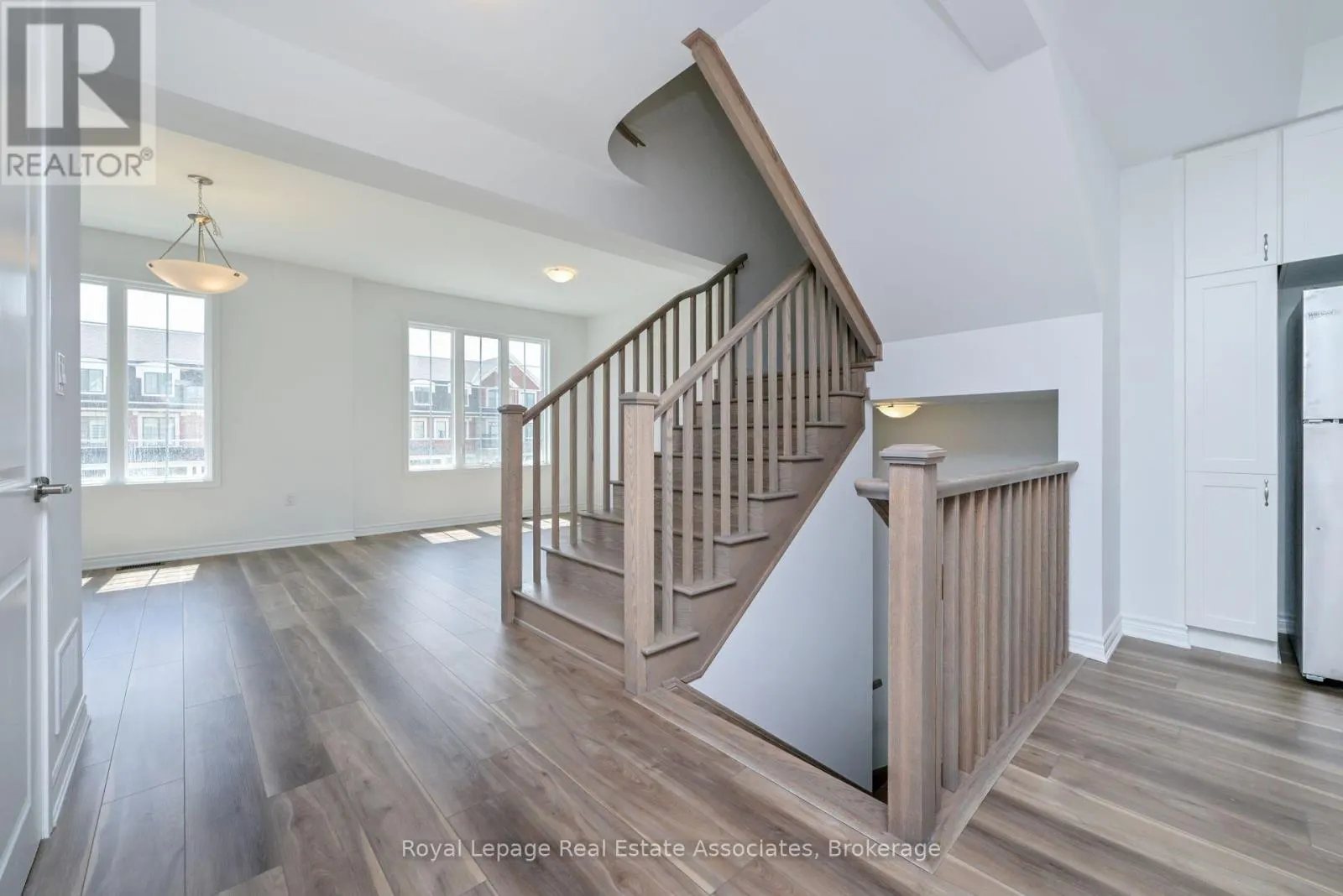 19 CULLINGTREE PLACE