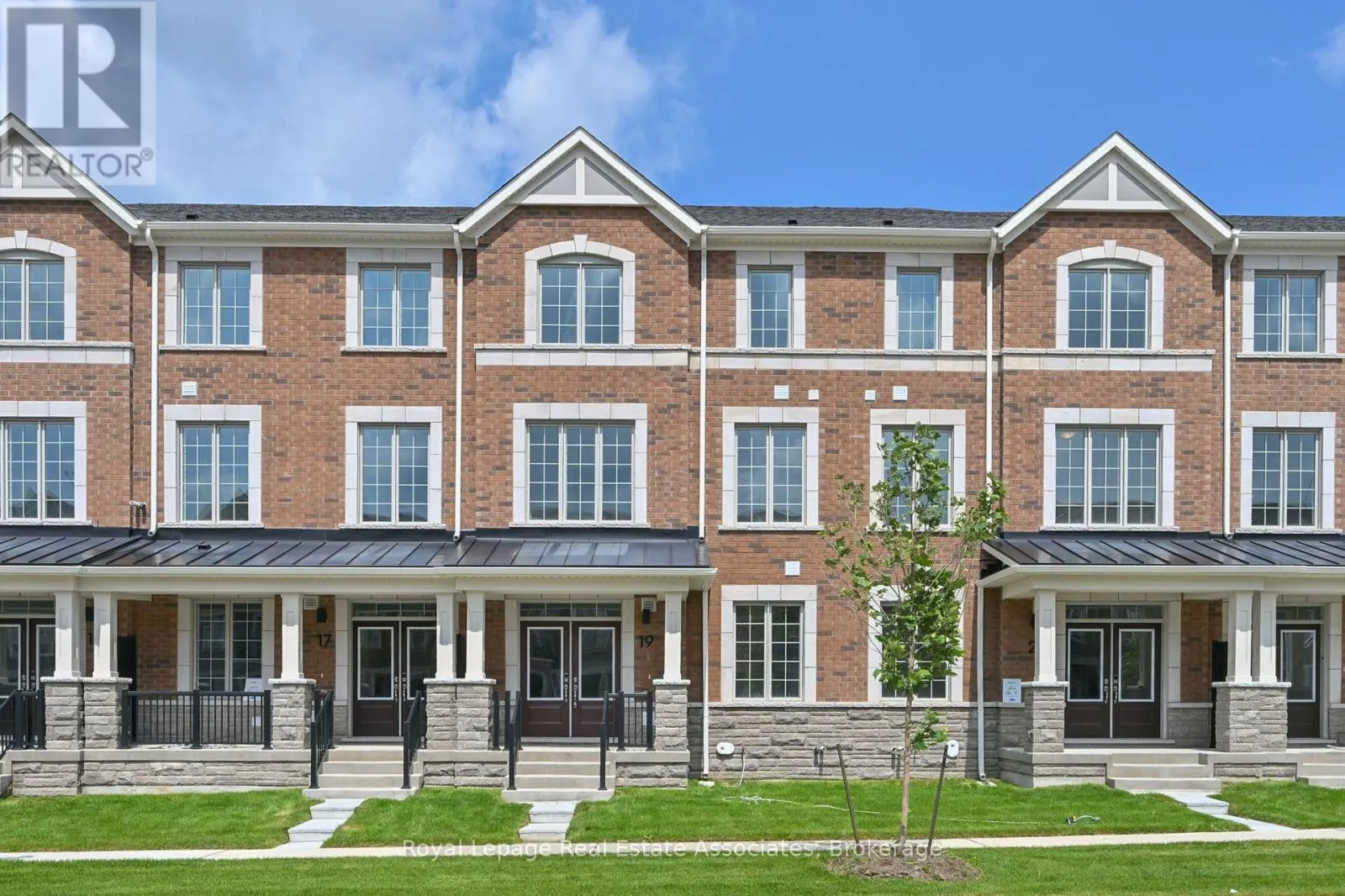 19 CULLINGTREE PLACE