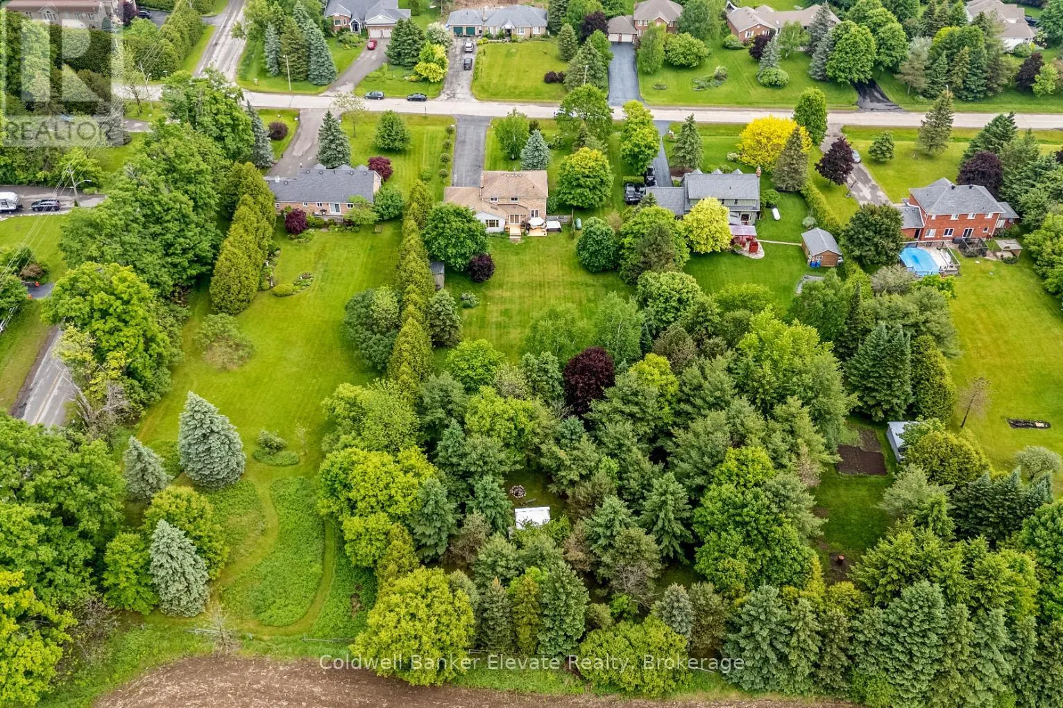 4 SOUTHWINDS DRIVE