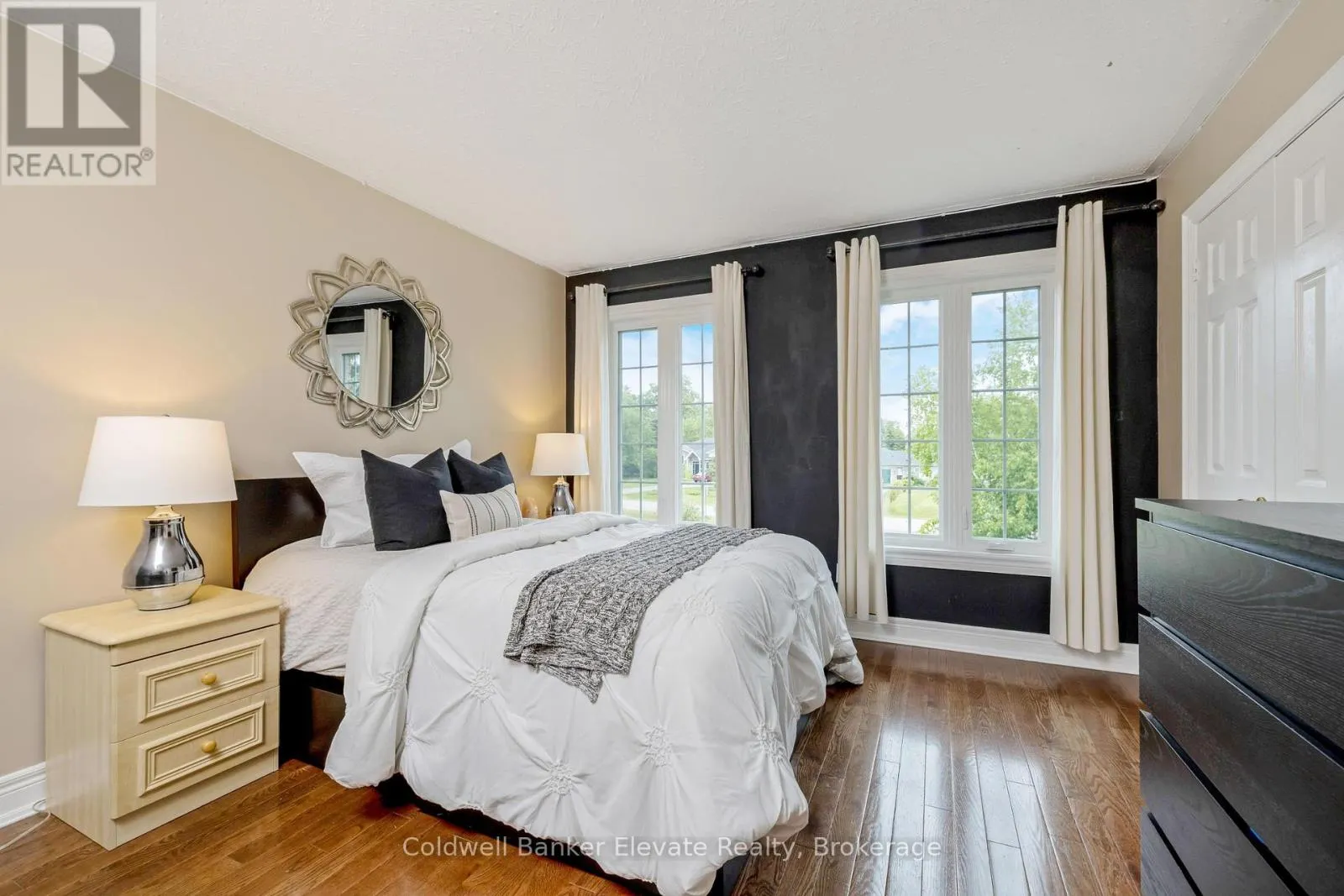 4 SOUTHWINDS DRIVE