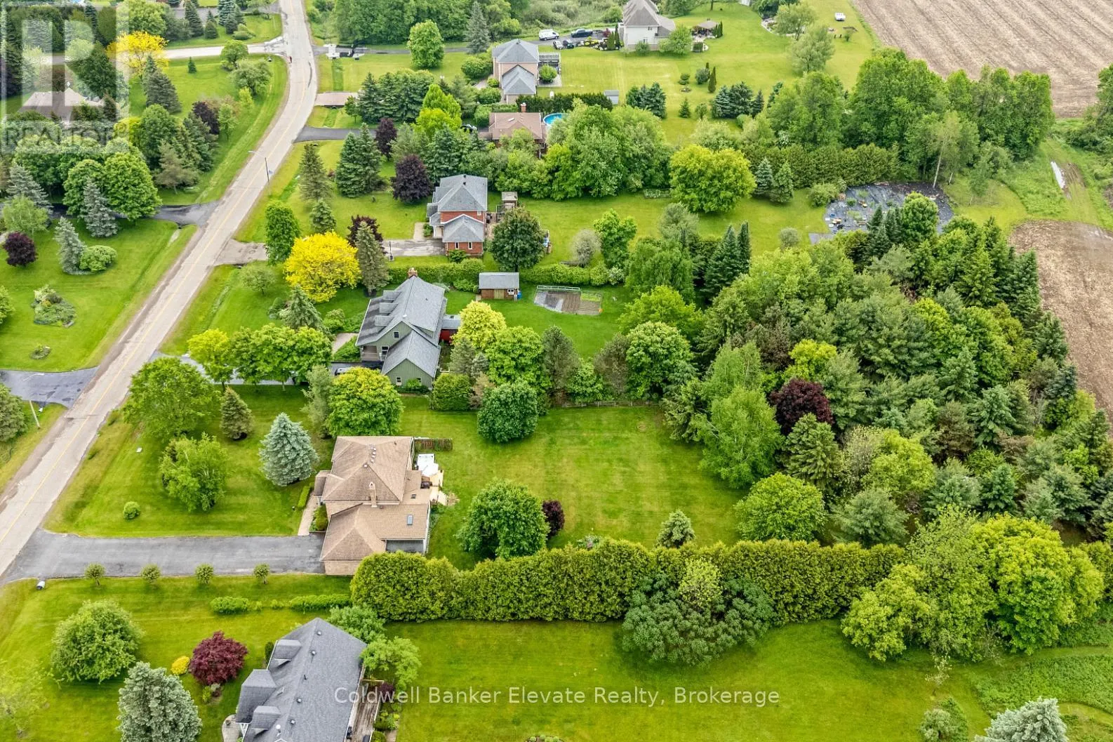 4 SOUTHWINDS DRIVE