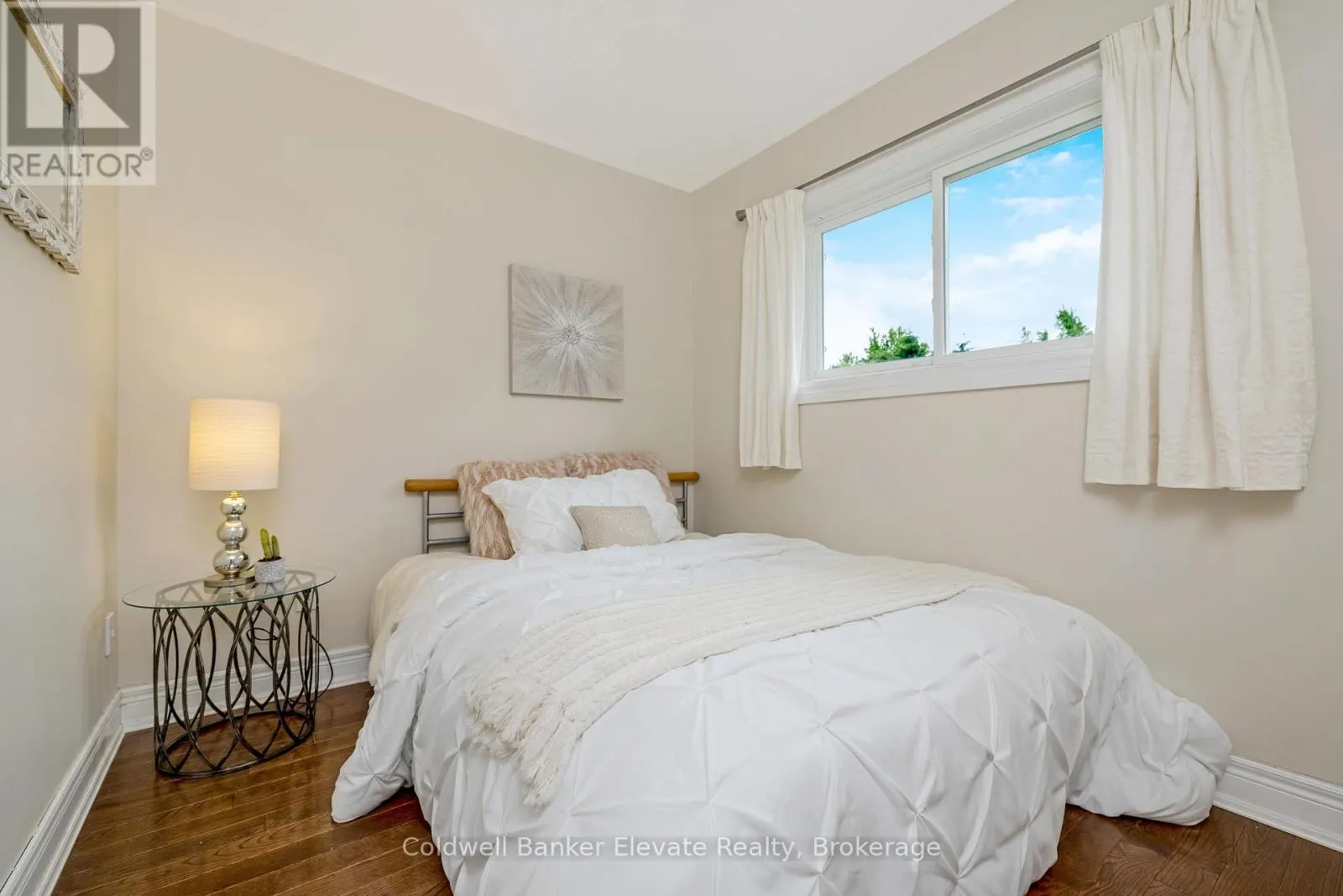 4 SOUTHWINDS DRIVE
