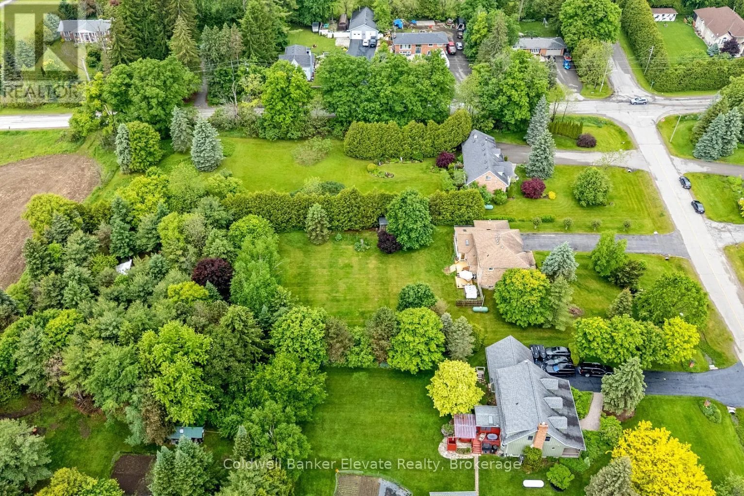 4 SOUTHWINDS DRIVE