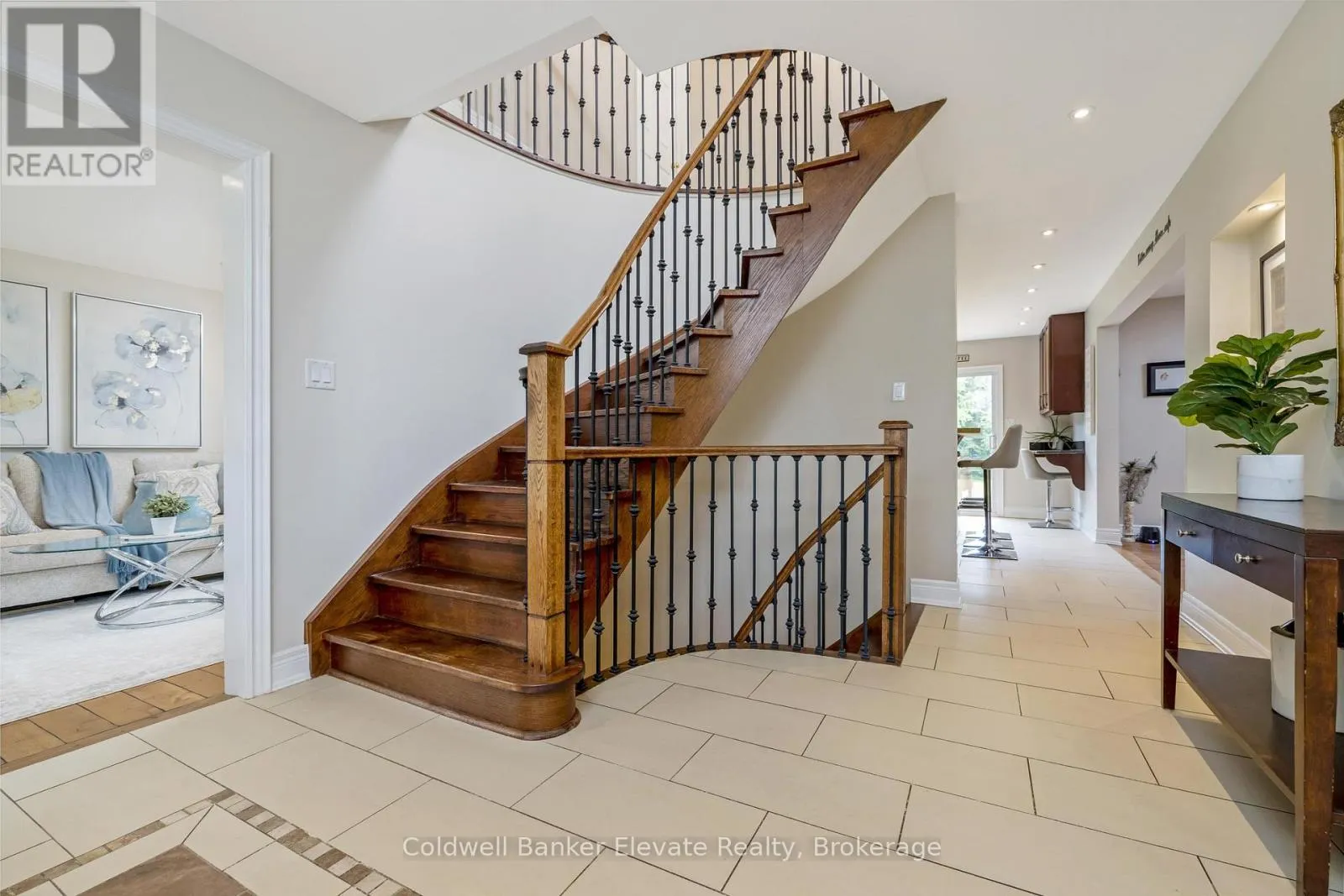 4 SOUTHWINDS DRIVE
