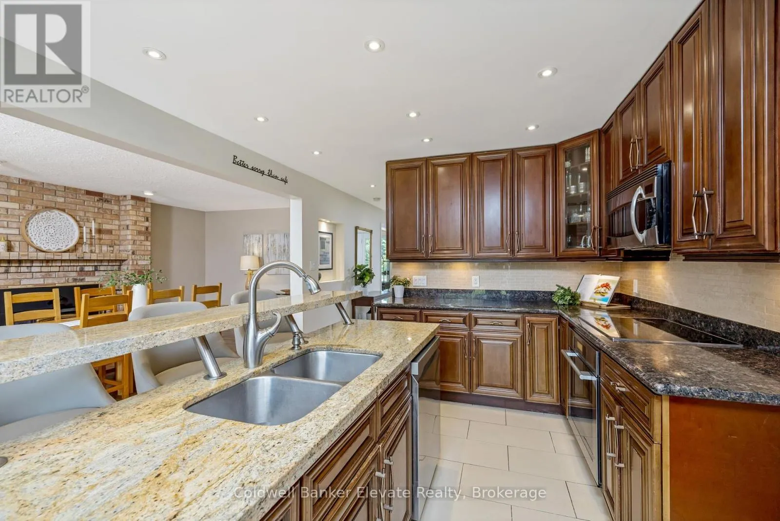 4 SOUTHWINDS DRIVE