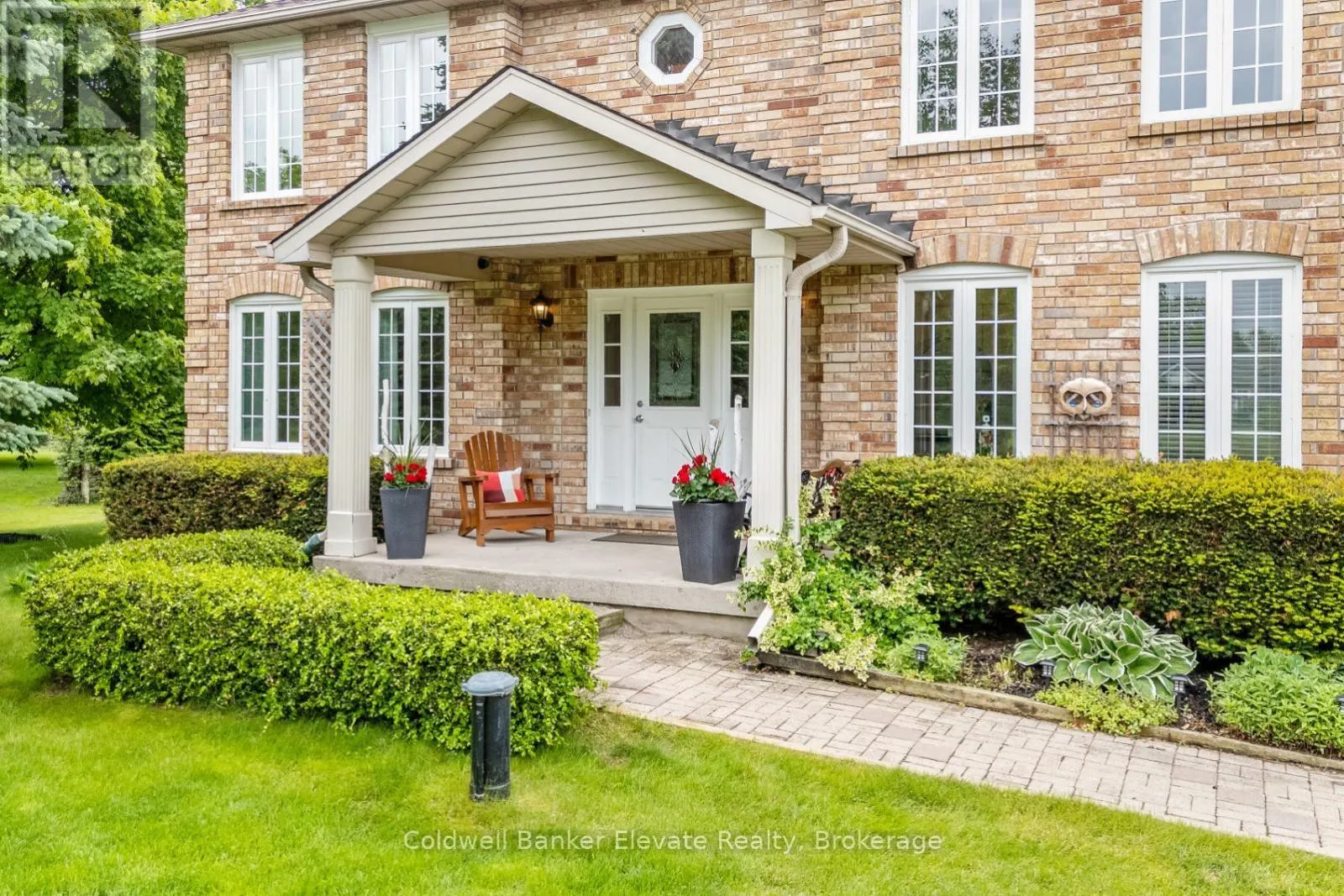 4 SOUTHWINDS DRIVE