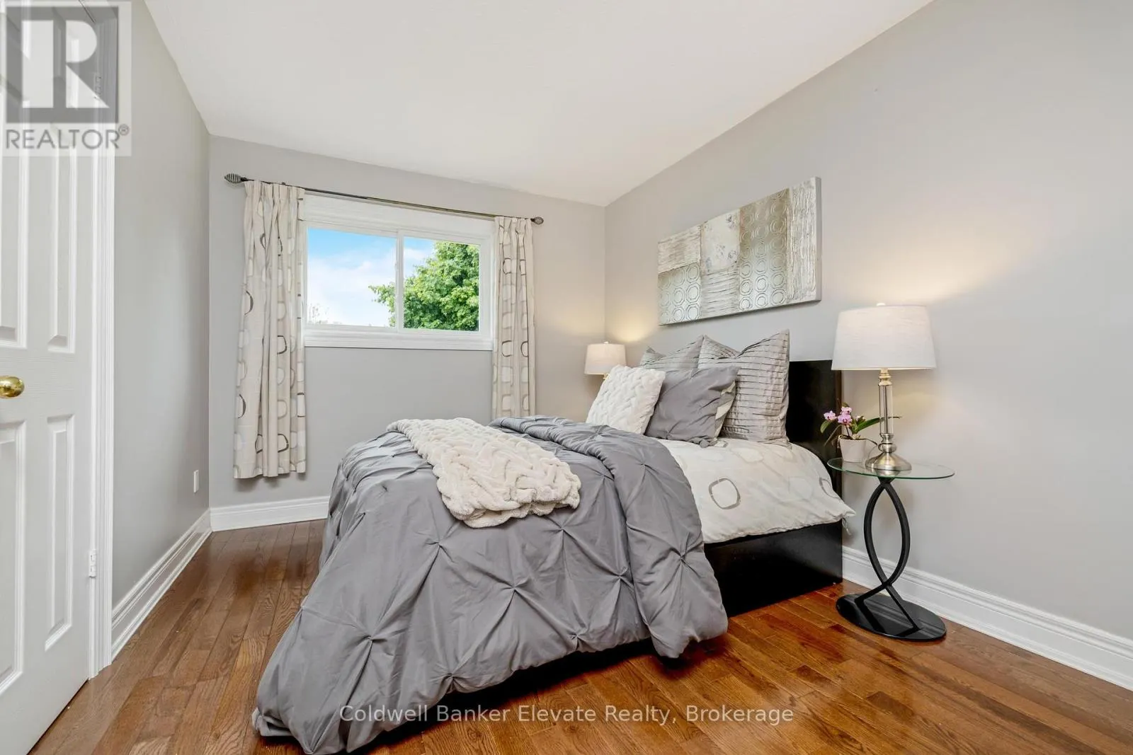 4 SOUTHWINDS DRIVE