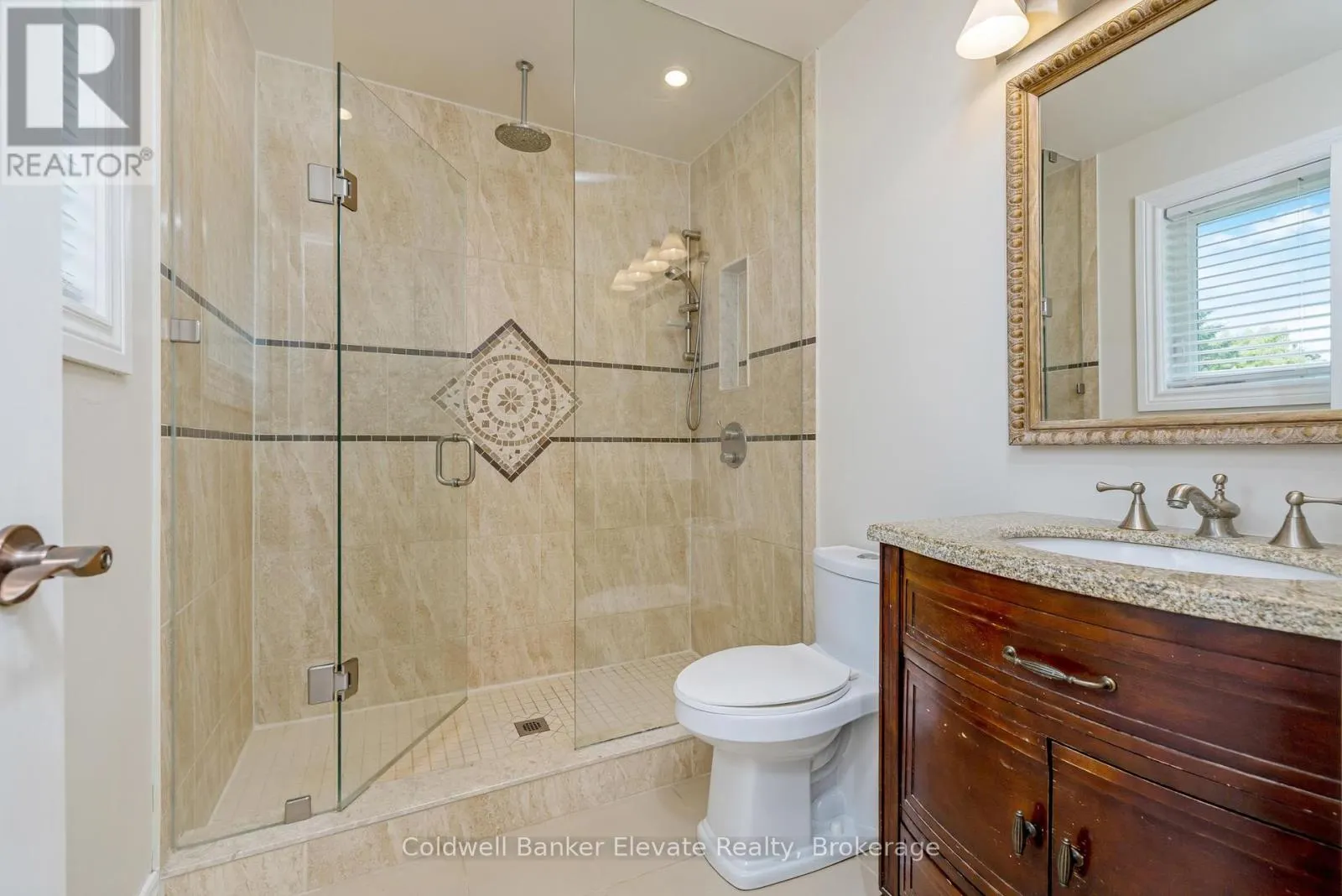 4 SOUTHWINDS DRIVE