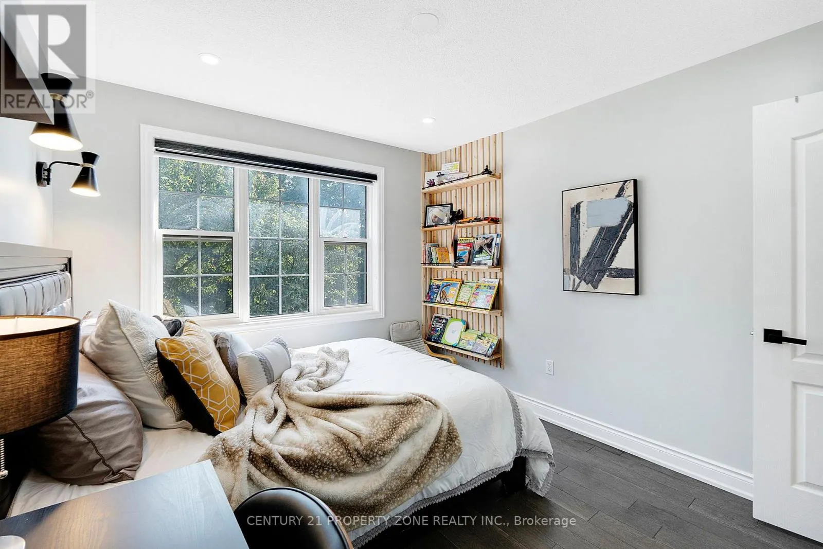 185 BRISDALE DRIVE