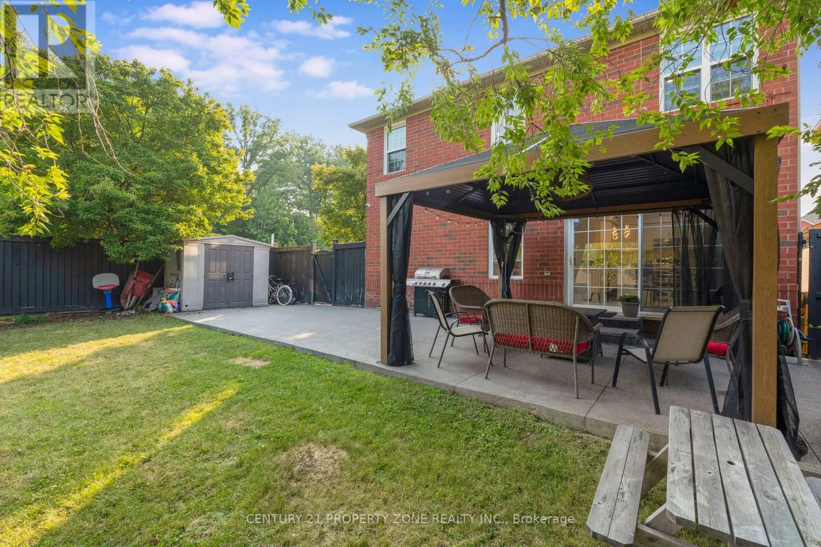 185 BRISDALE DRIVE