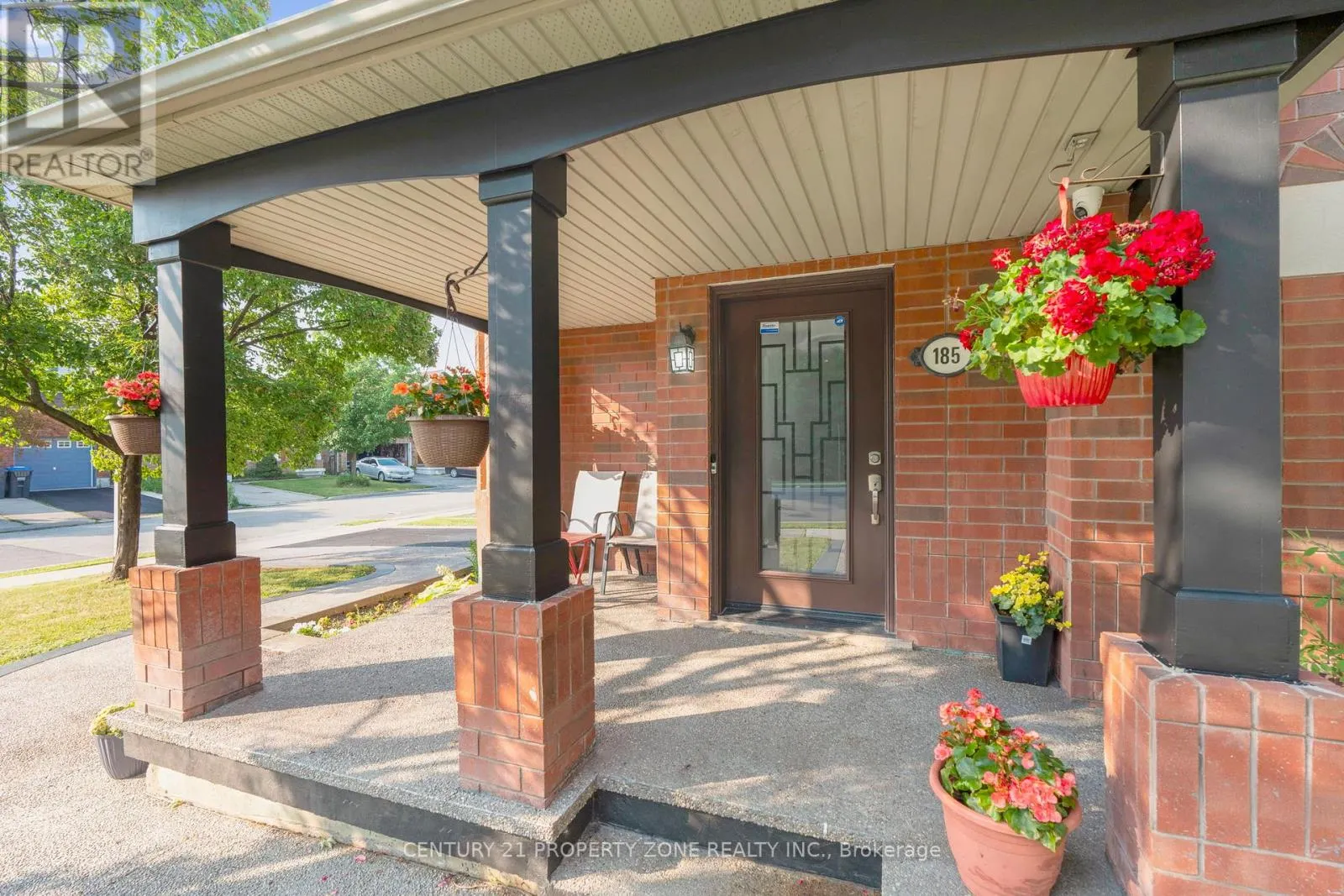 185 BRISDALE DRIVE