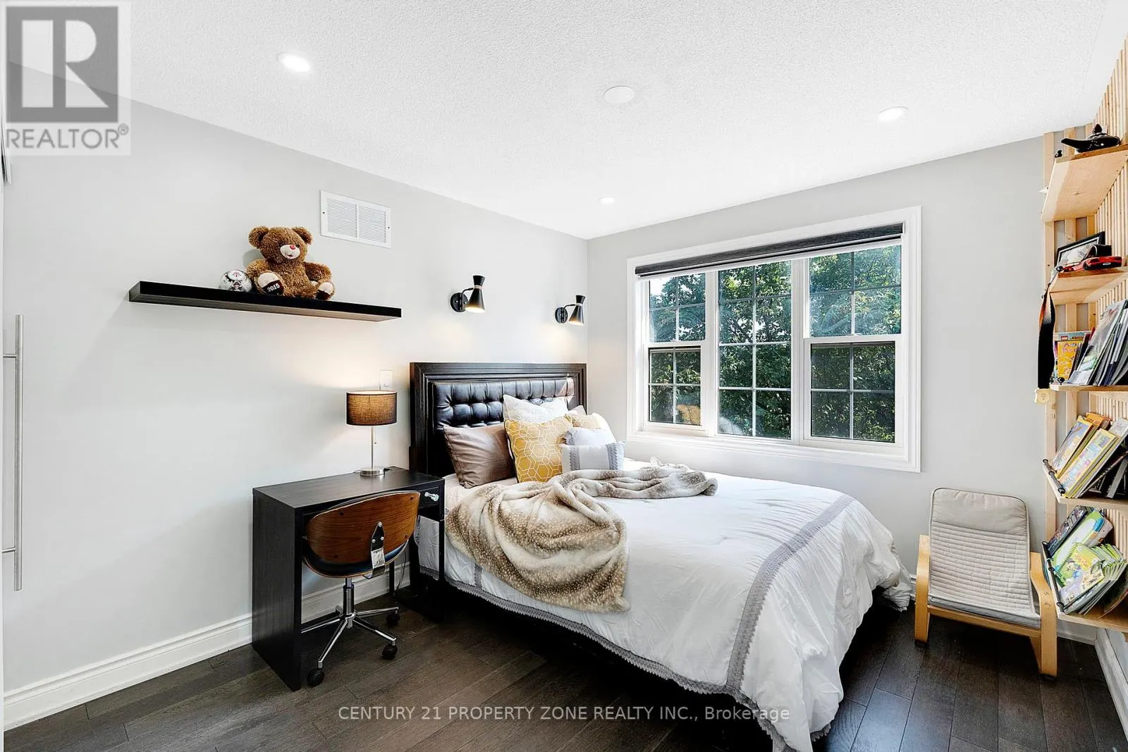 185 BRISDALE DRIVE