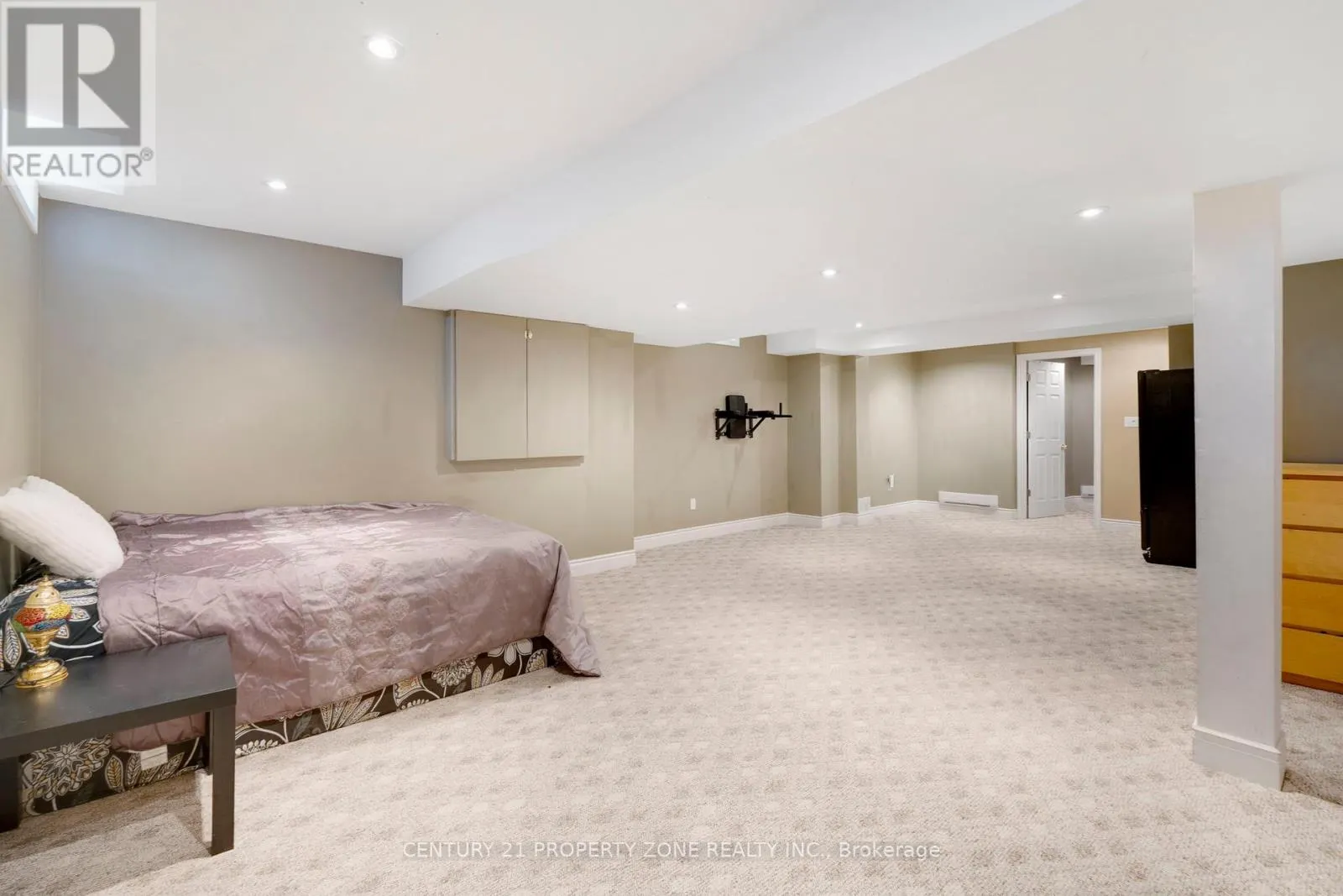 185 BRISDALE DRIVE