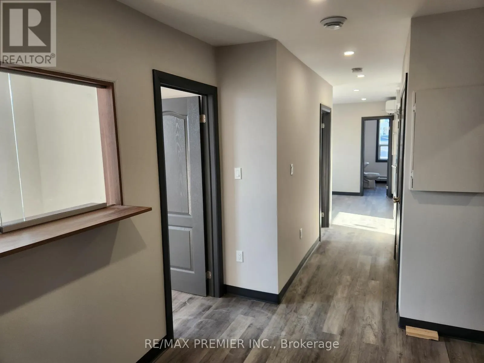 2898 LAKE SHORE BOULEVARD W