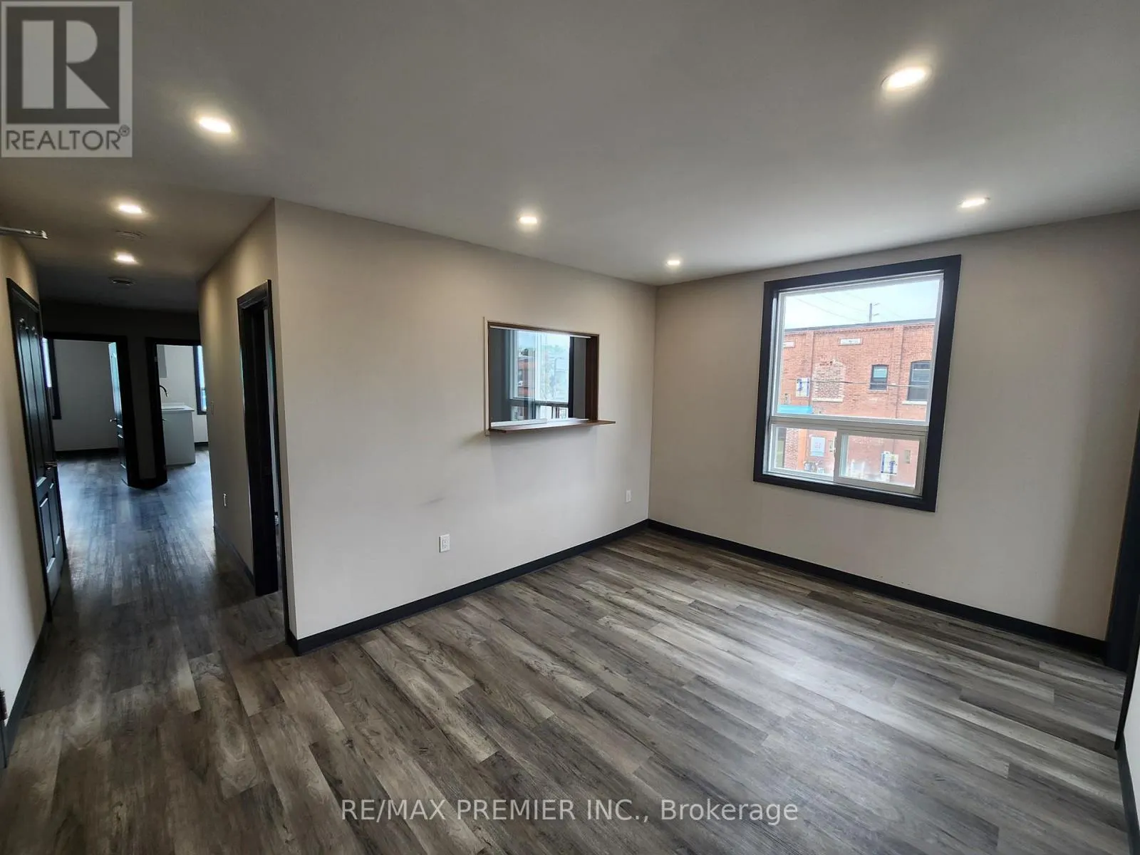 2898 LAKE SHORE BOULEVARD W