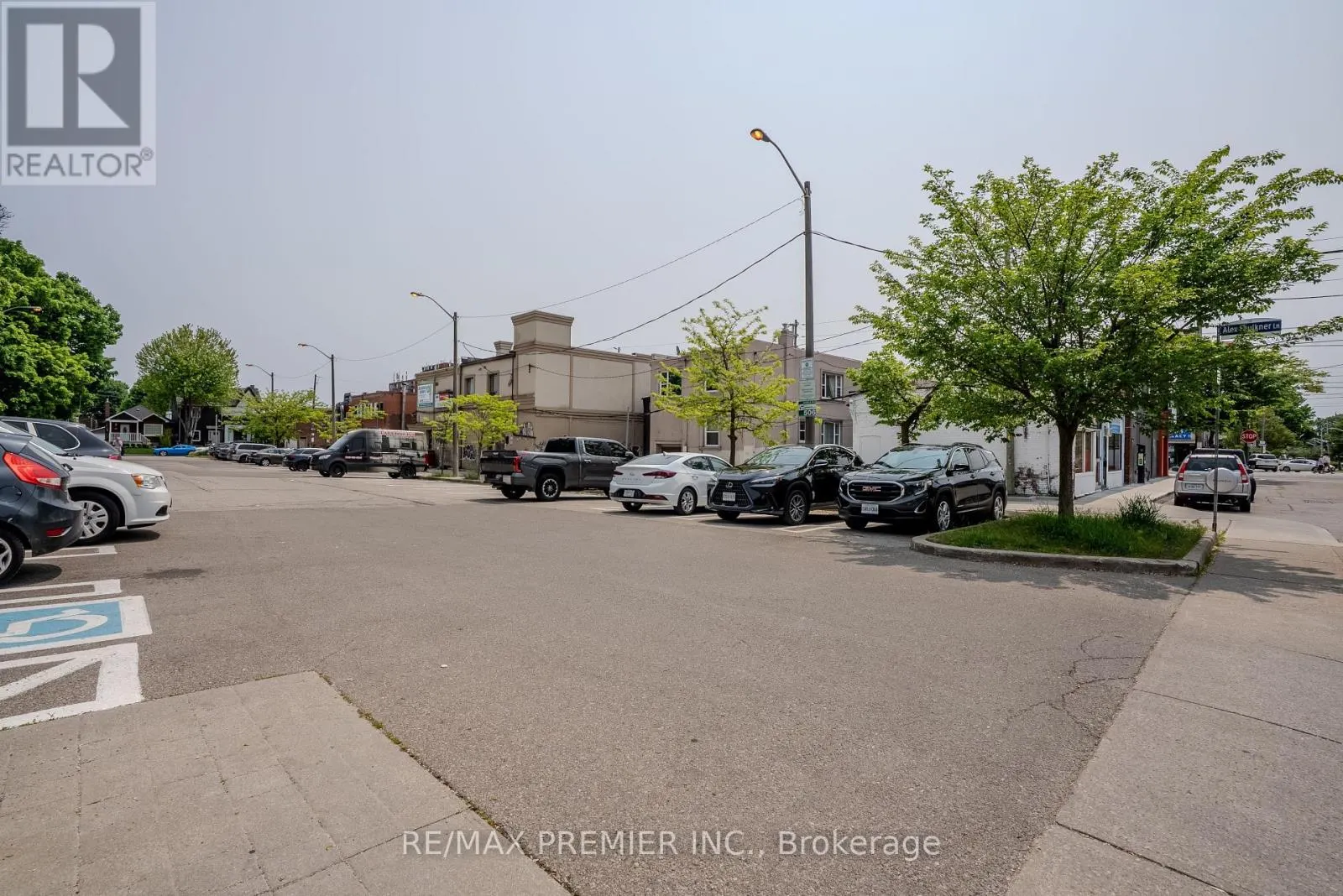 2898 LAKE SHORE BOULEVARD W