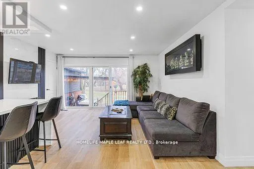 292 WOODWARD AVENUE