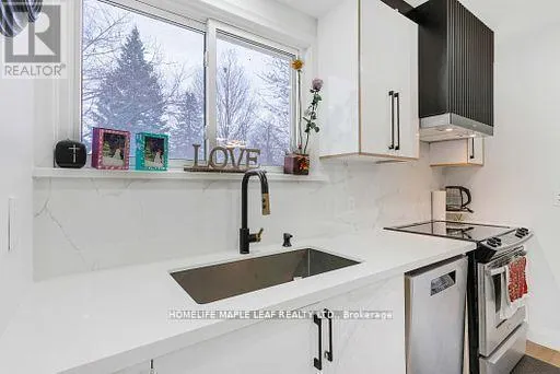 292 WOODWARD AVENUE