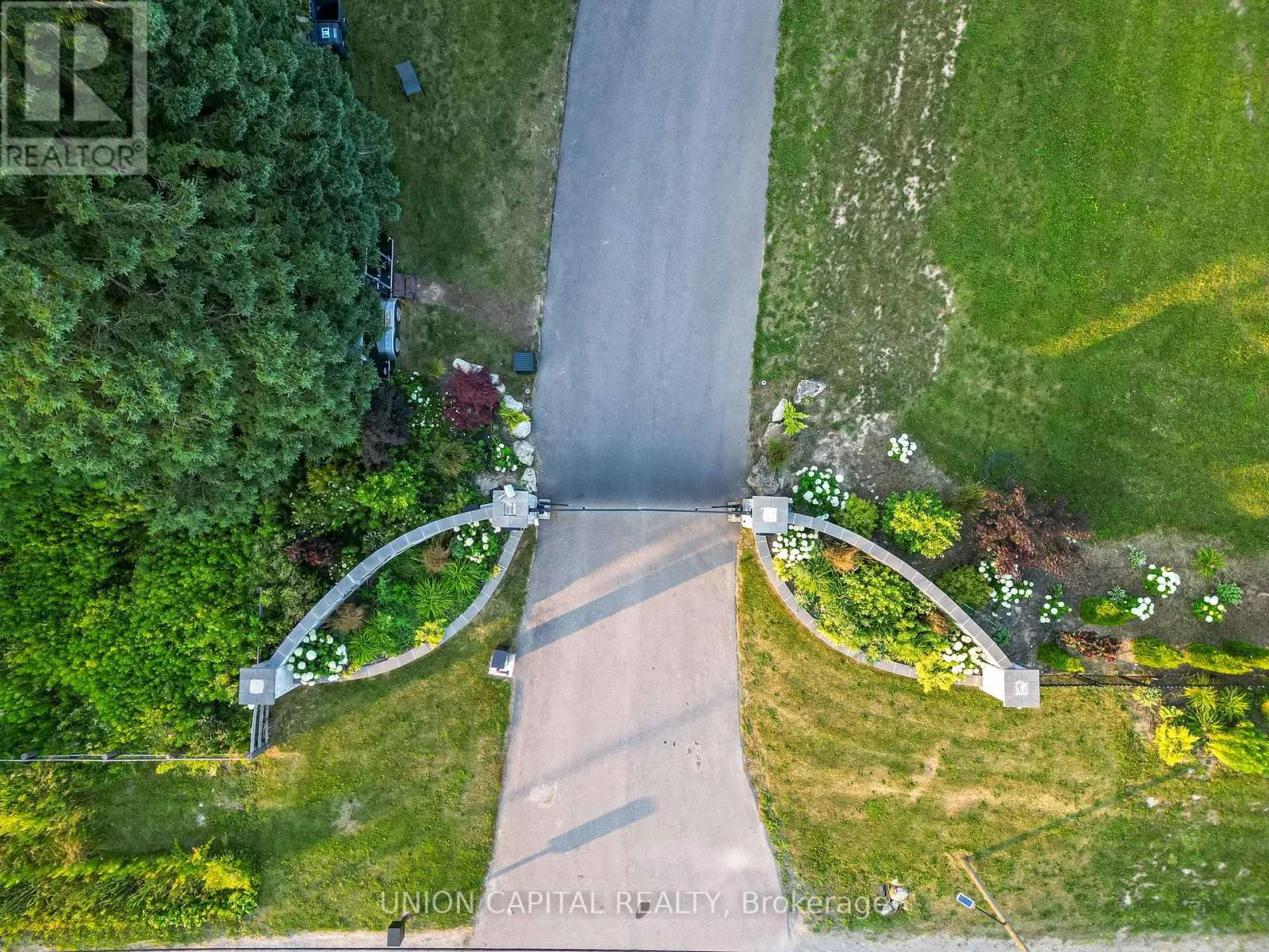 16033 MISSISSAUGA ROAD