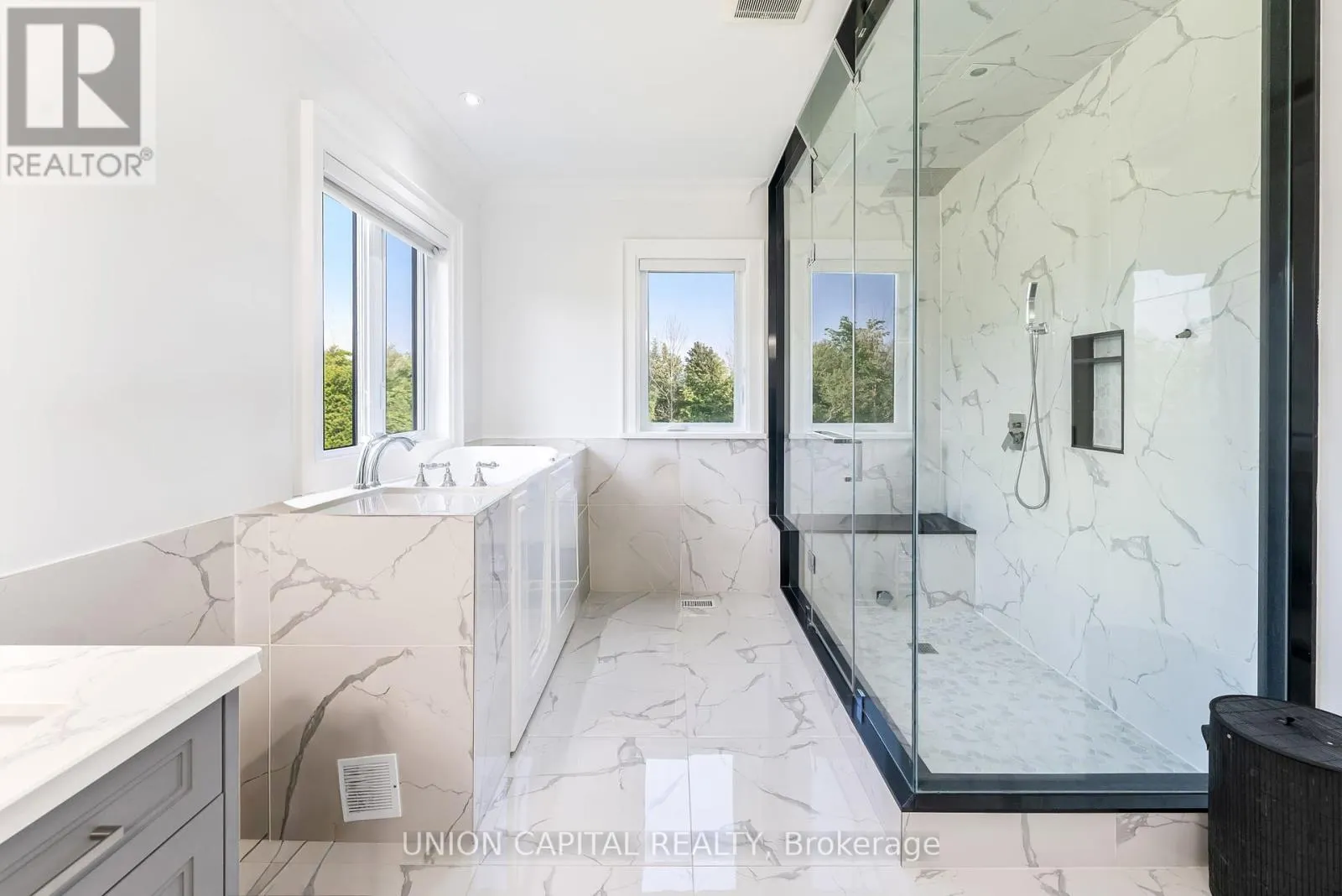 16033 MISSISSAUGA ROAD
