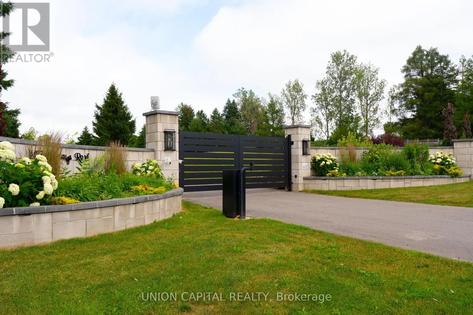 16033 MISSISSAUGA ROAD