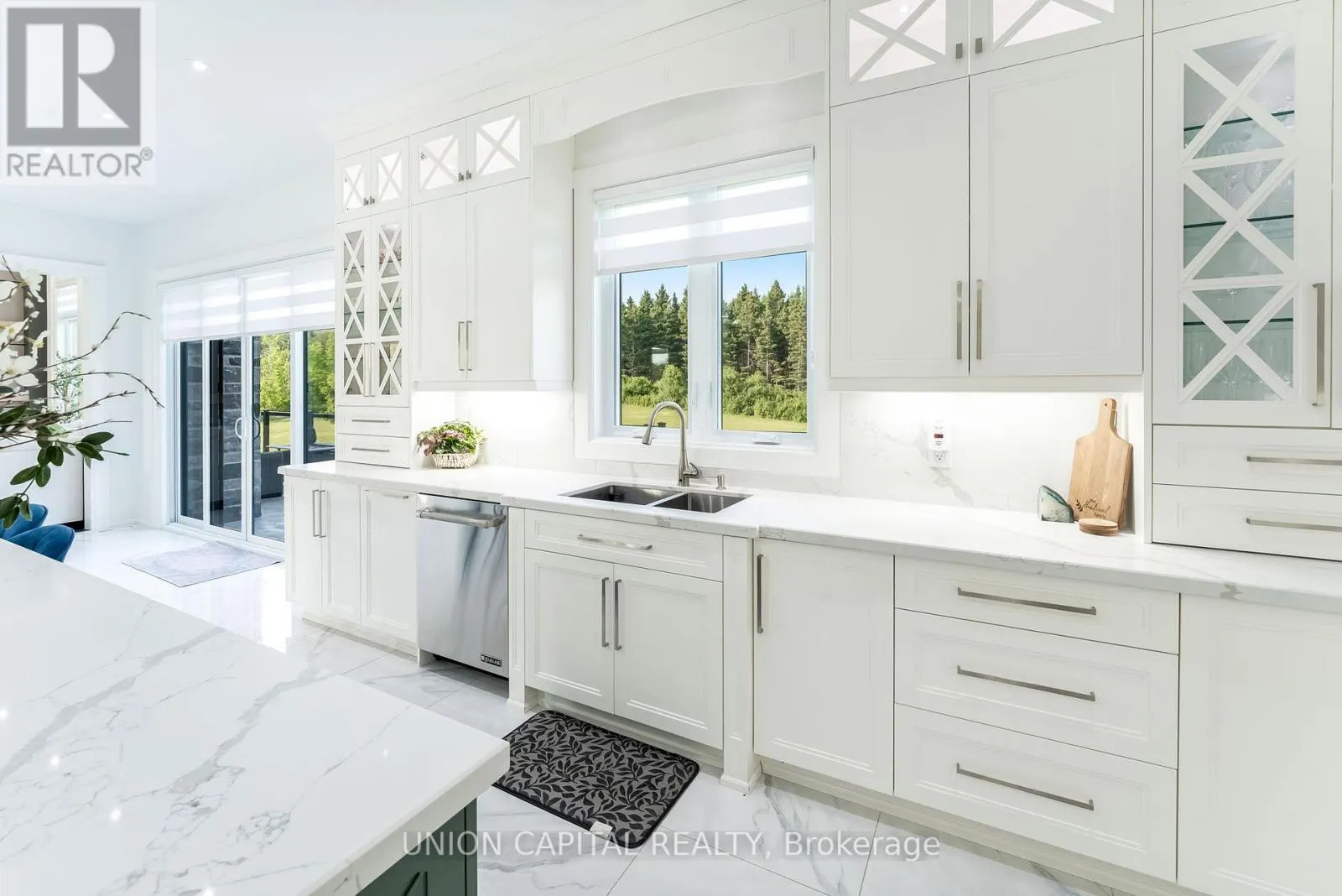 16033 MISSISSAUGA ROAD