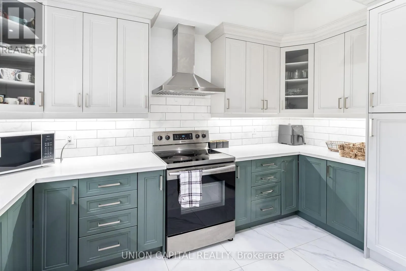 16033 MISSISSAUGA ROAD
