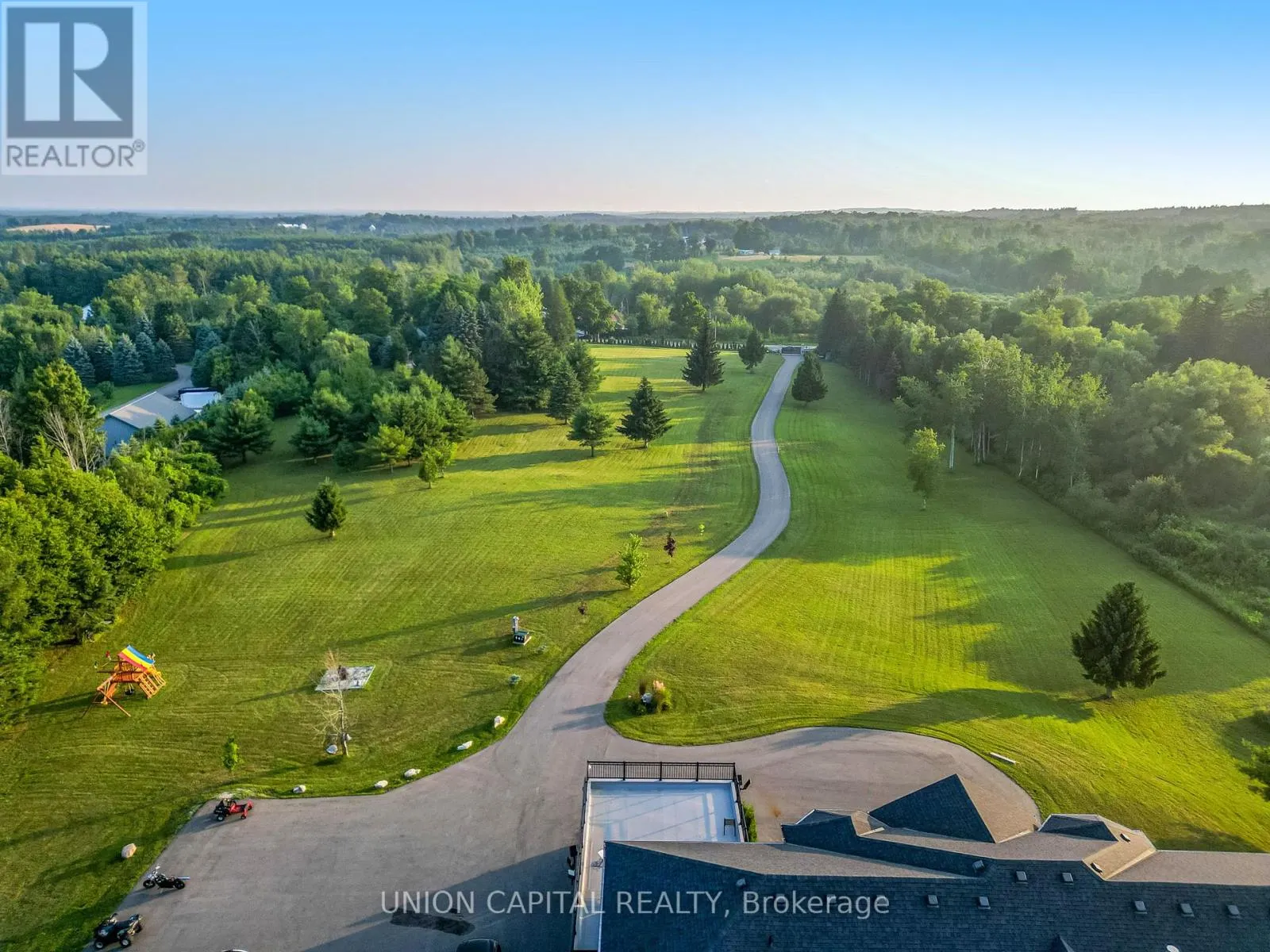 16033 MISSISSAUGA ROAD