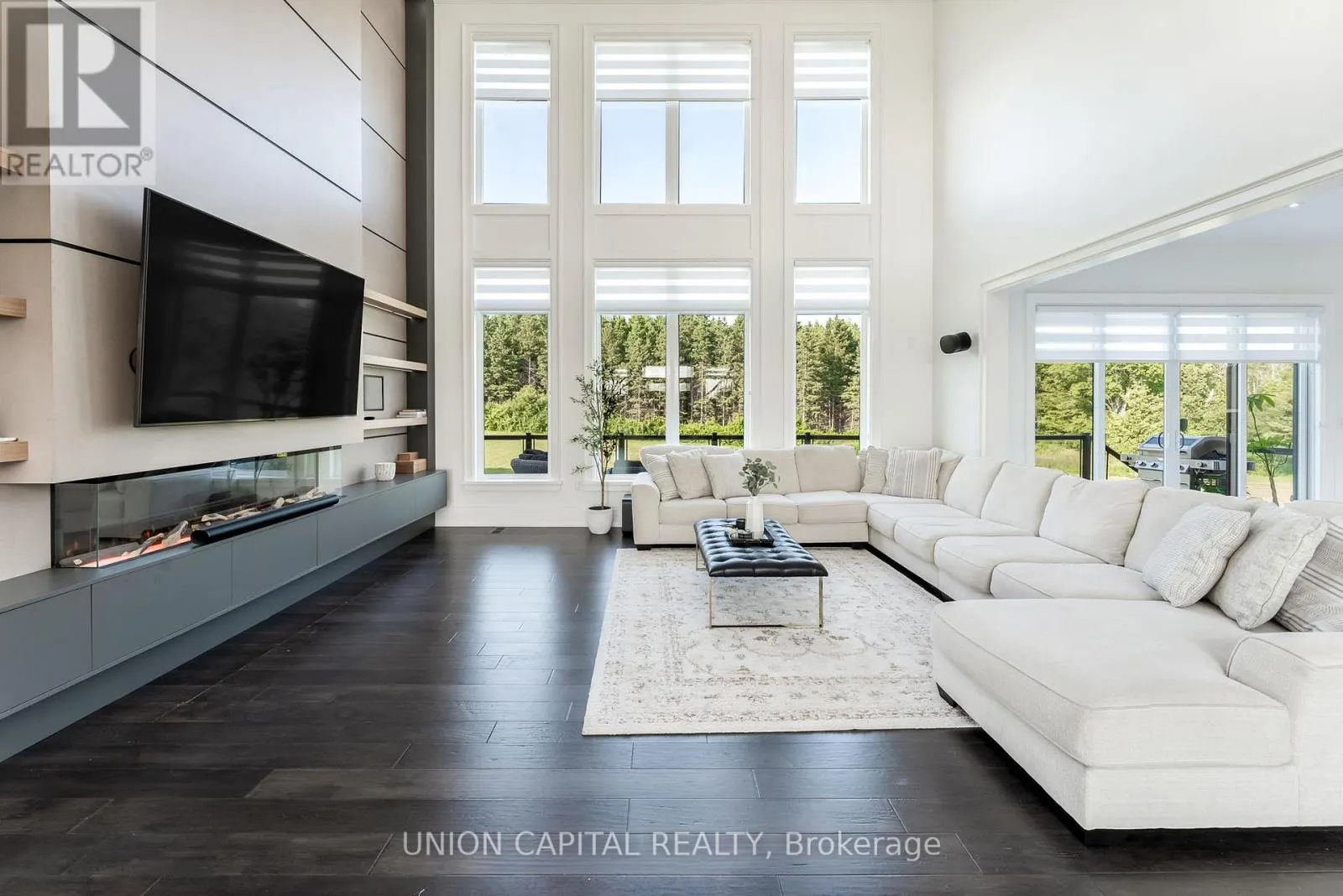 16033 MISSISSAUGA ROAD