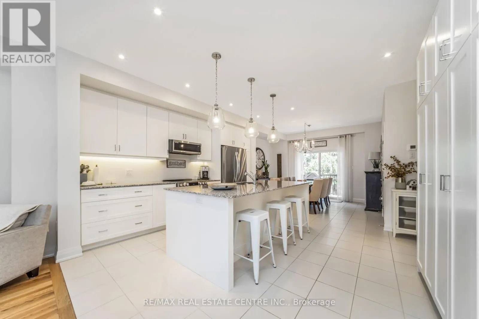 7 BRIAR COURT