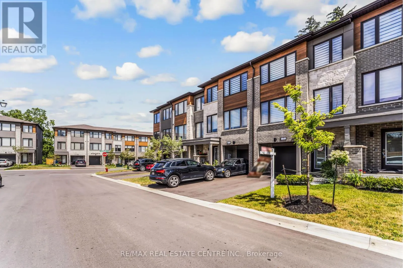 7 BRIAR COURT