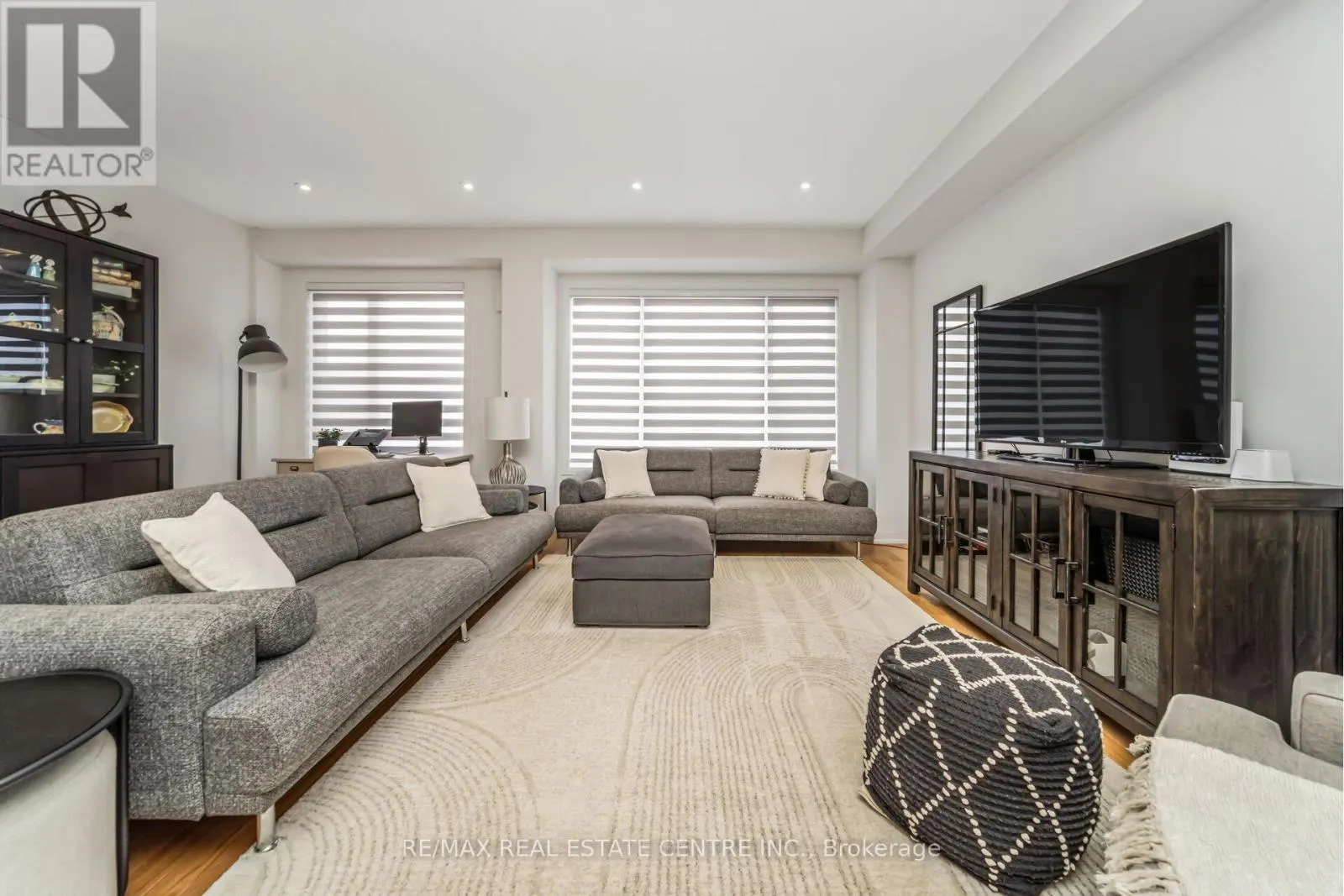7 BRIAR COURT
