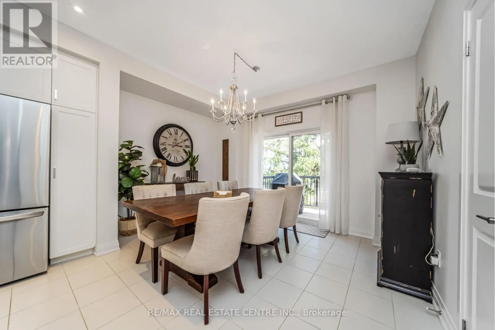 7 BRIAR COURT