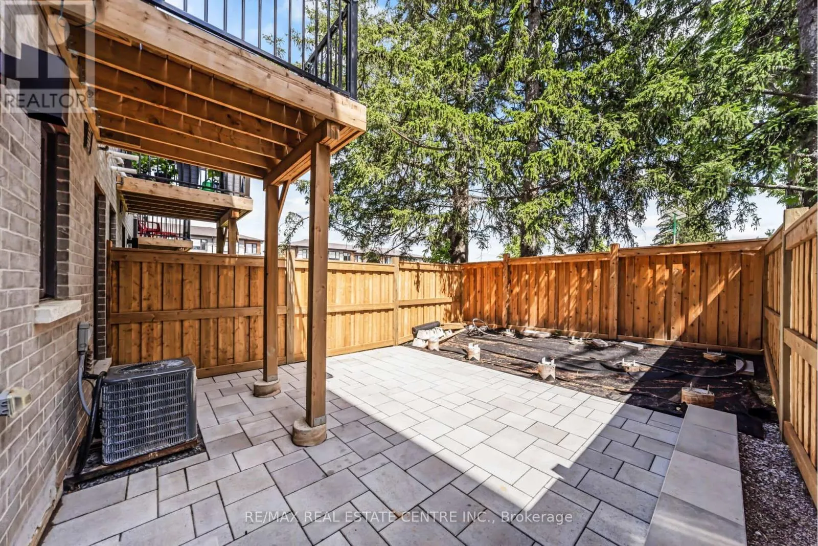 7 BRIAR COURT