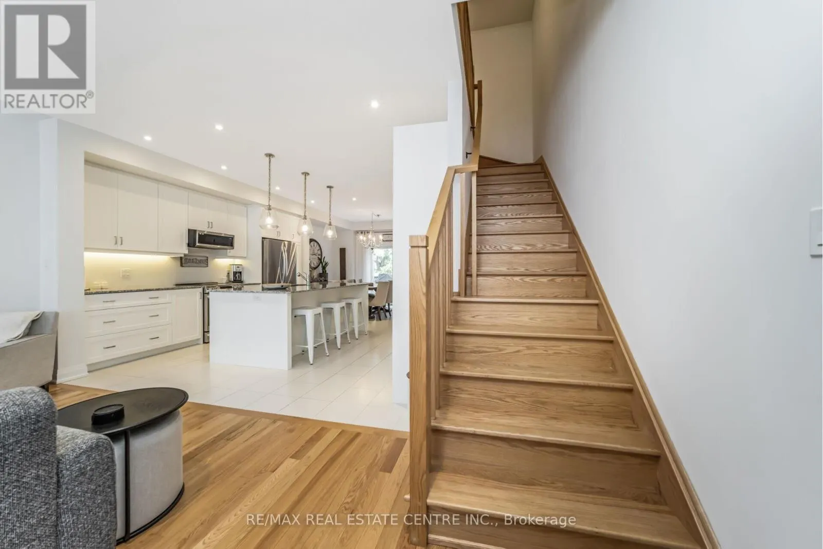 7 BRIAR COURT