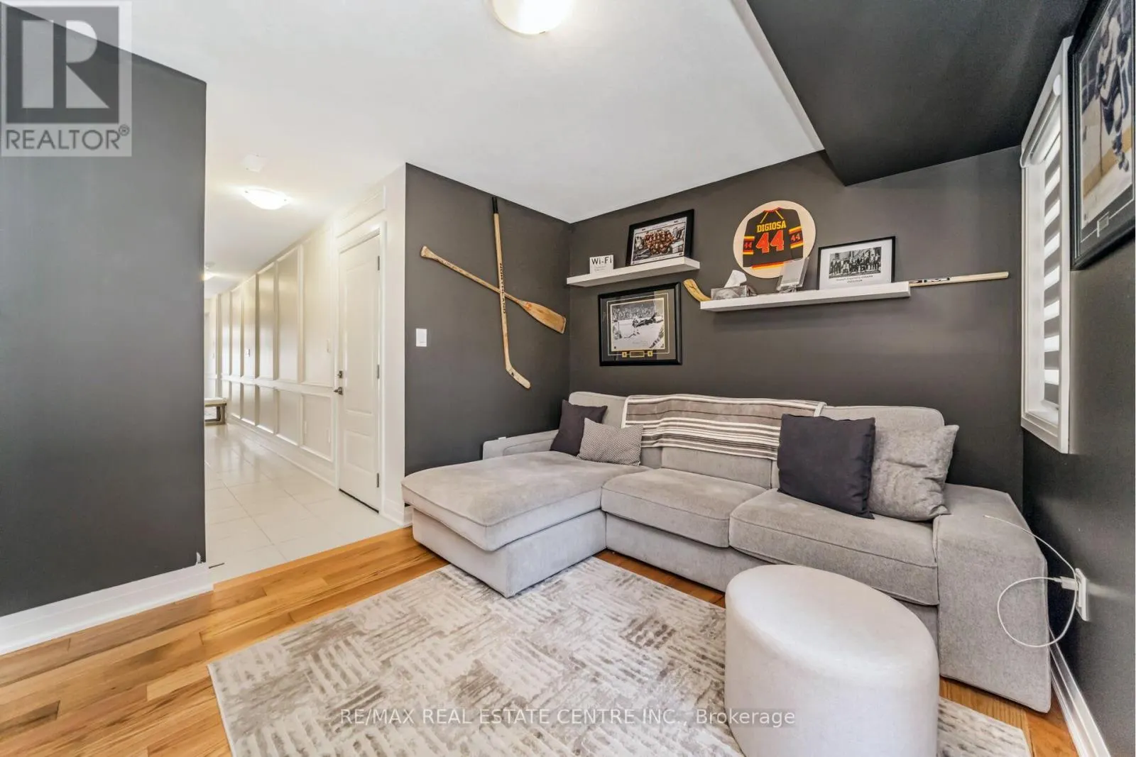 7 BRIAR COURT